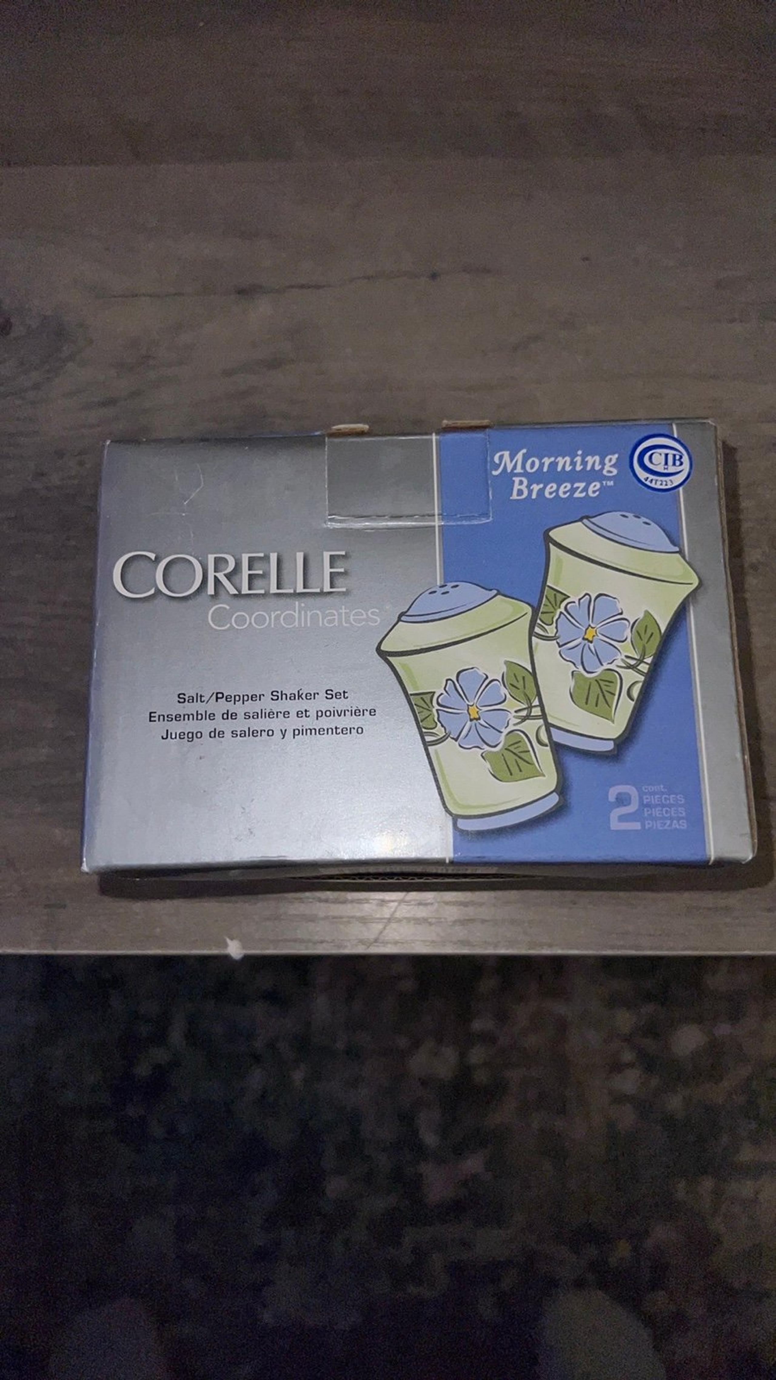 One Corning Corelle Coordinates Salt Pepper Shakers Morning Breeze Set NIB