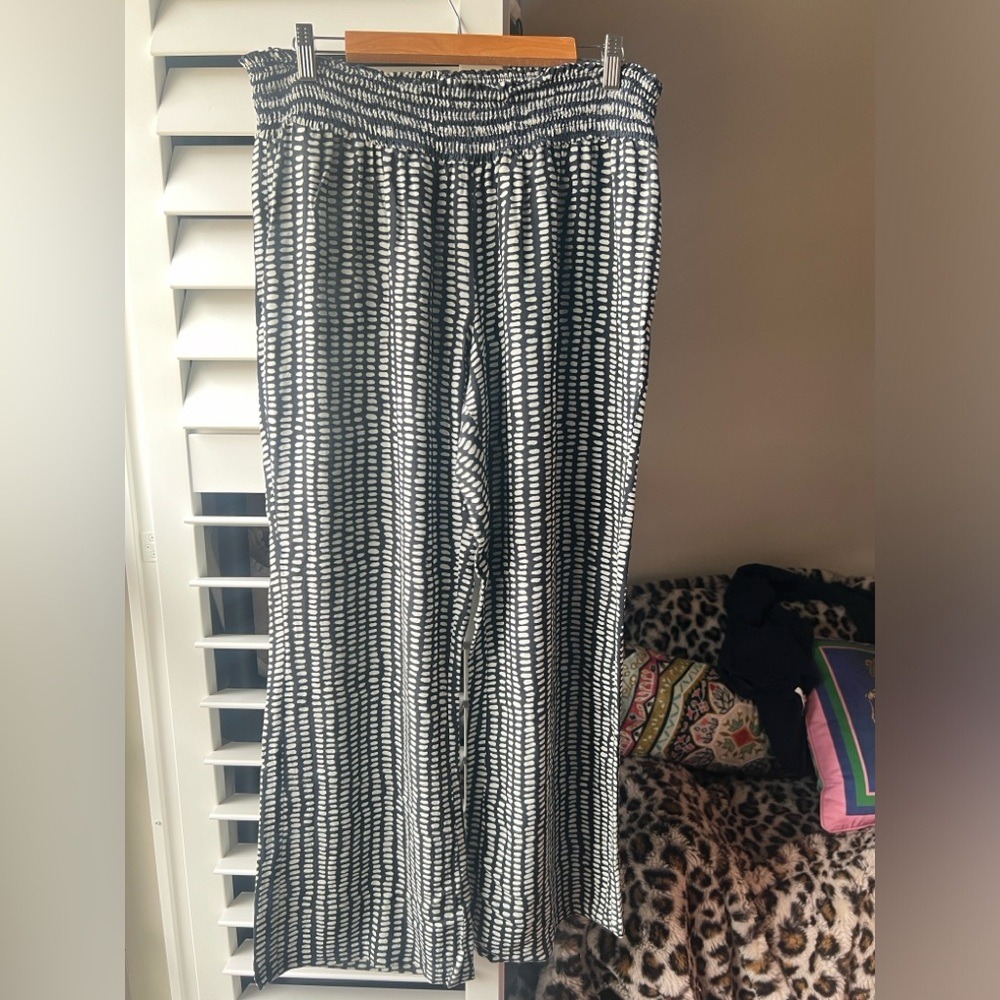 Cabi Printed Pants Stretchable Waistband size XL LIKE NEW