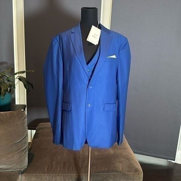 Men’s Mogu Blue 3 Piece Suit TwoButton Notched Lapel Size 40 Jacket 36 Pants NWT