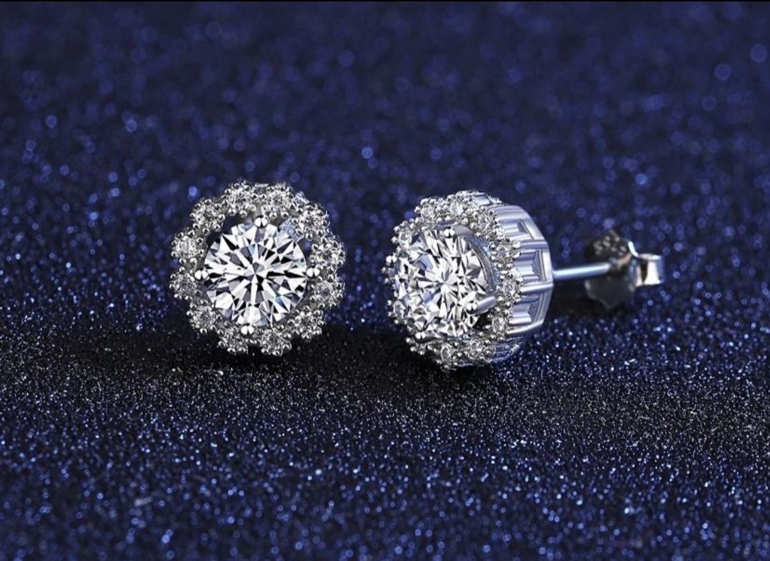 *sale* 1CT Genuine Moissanite Silver Earrings