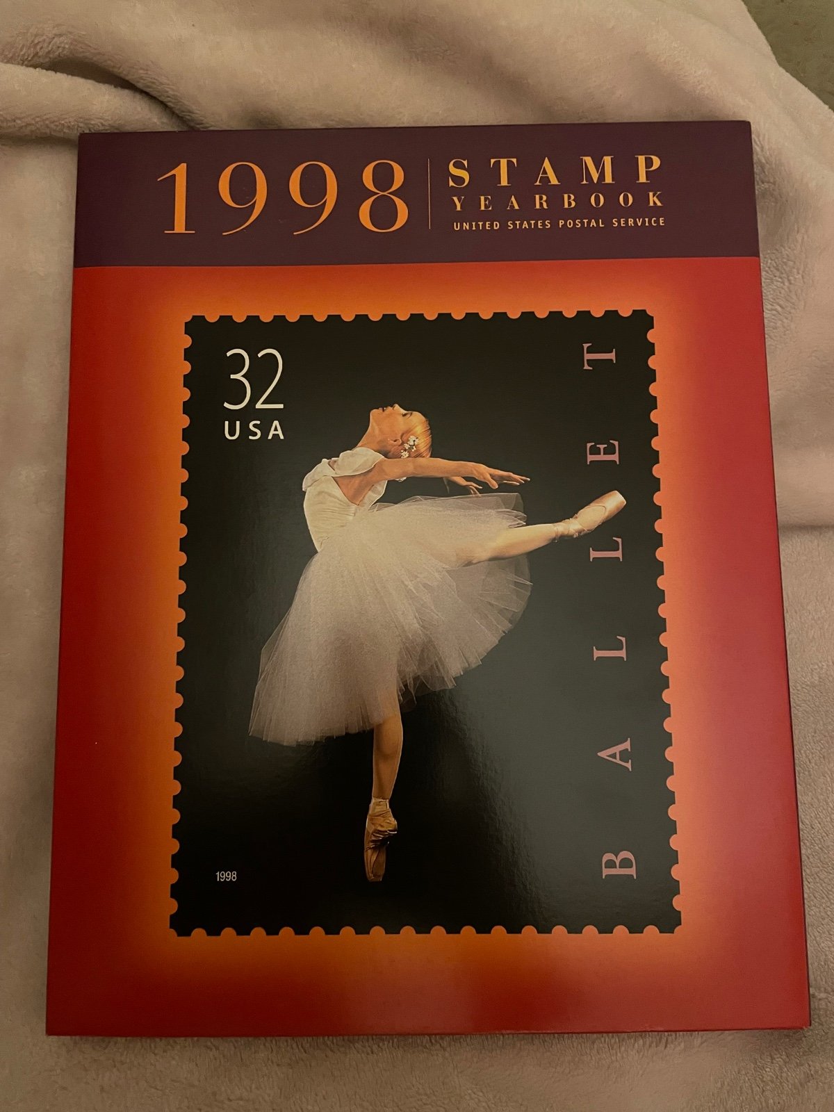 1998 USPS Commemorative Stamp Yearbook Collection with Sealed Stamps