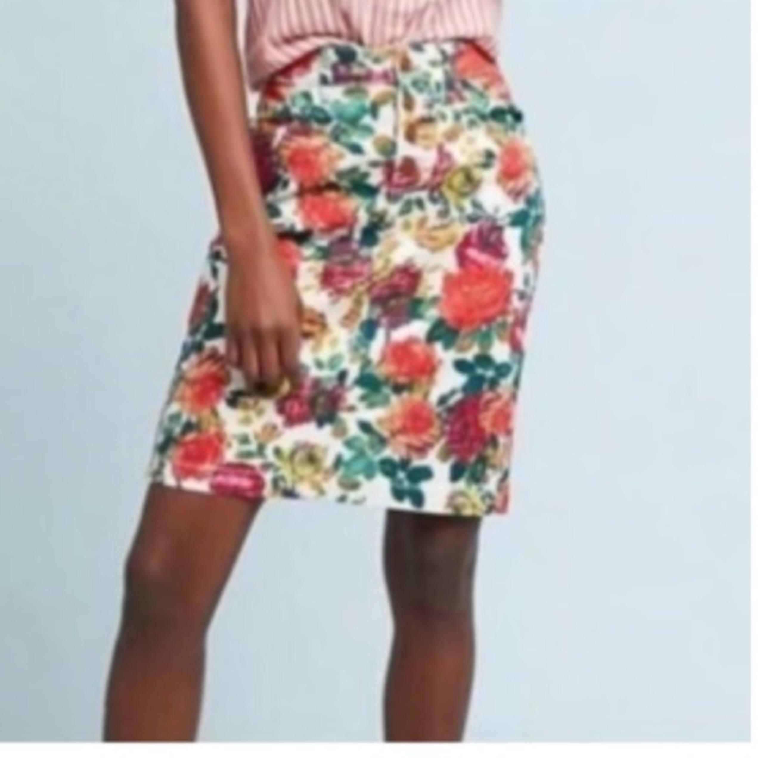 Maeve Anthropologie Floral Pencil Skirt Roses White Stitching Size 2