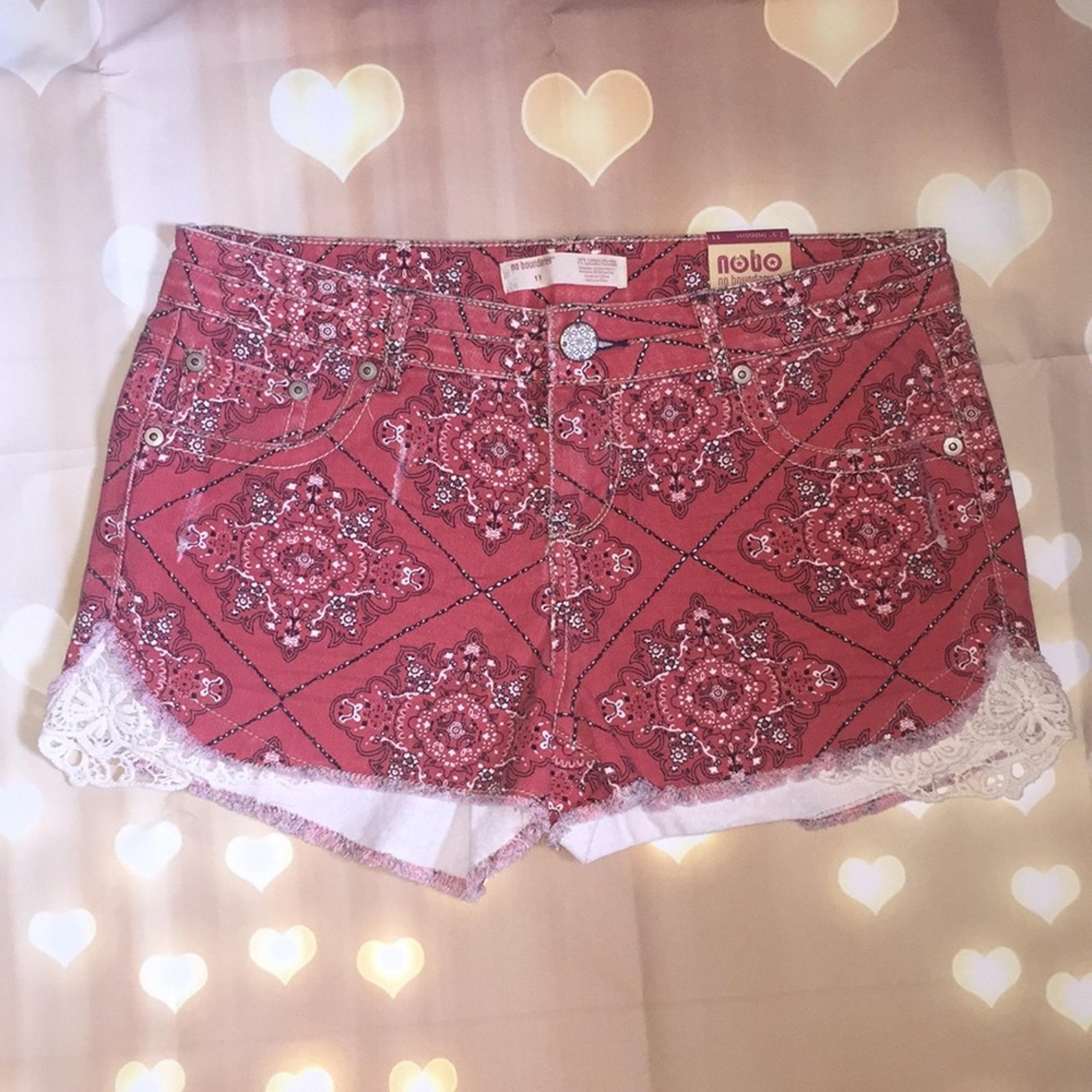 Red handkerchief shorts - No Boundaries