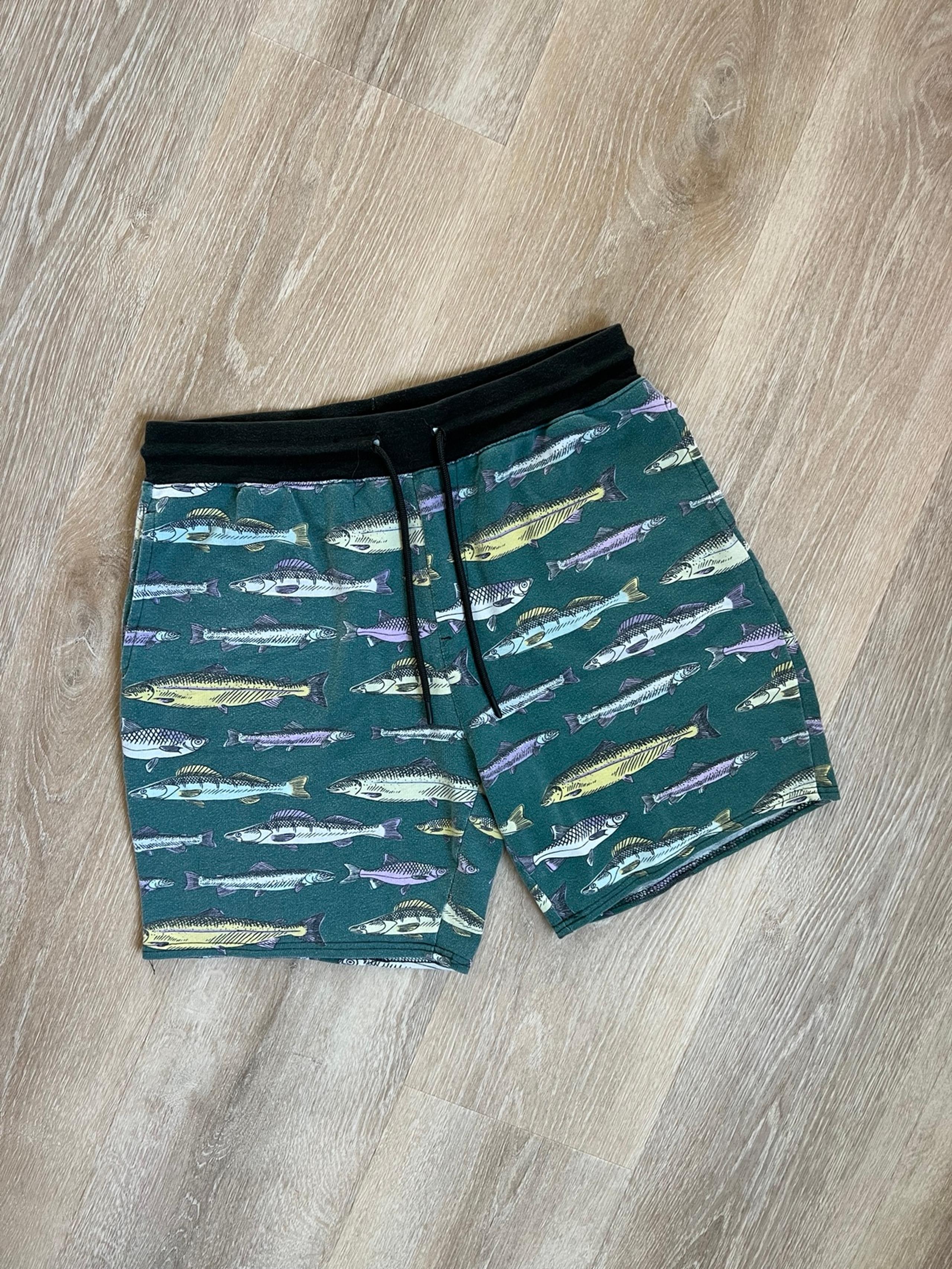 No Boundaries Men’s Fish print sweat shorts