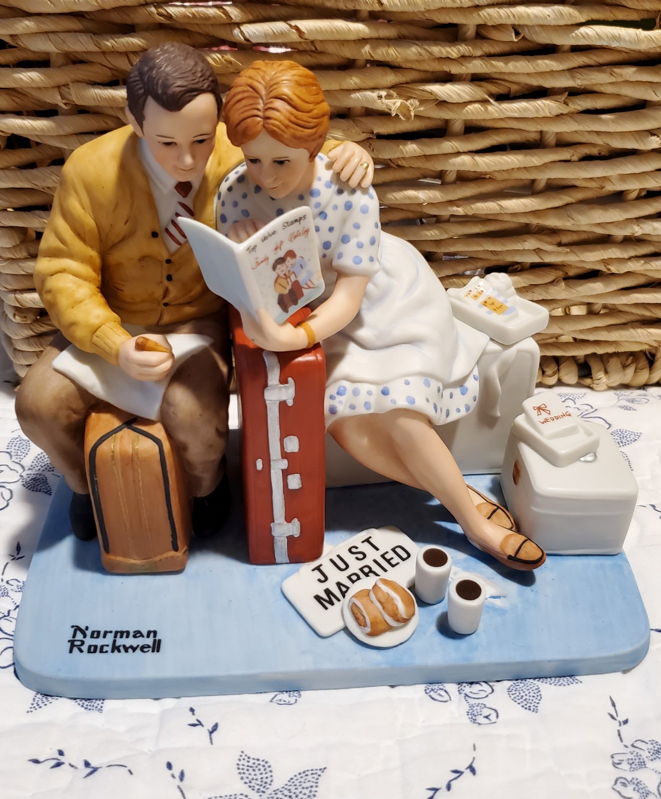 NORMAN ROCKWELL JUST MARRIED FIGURINE