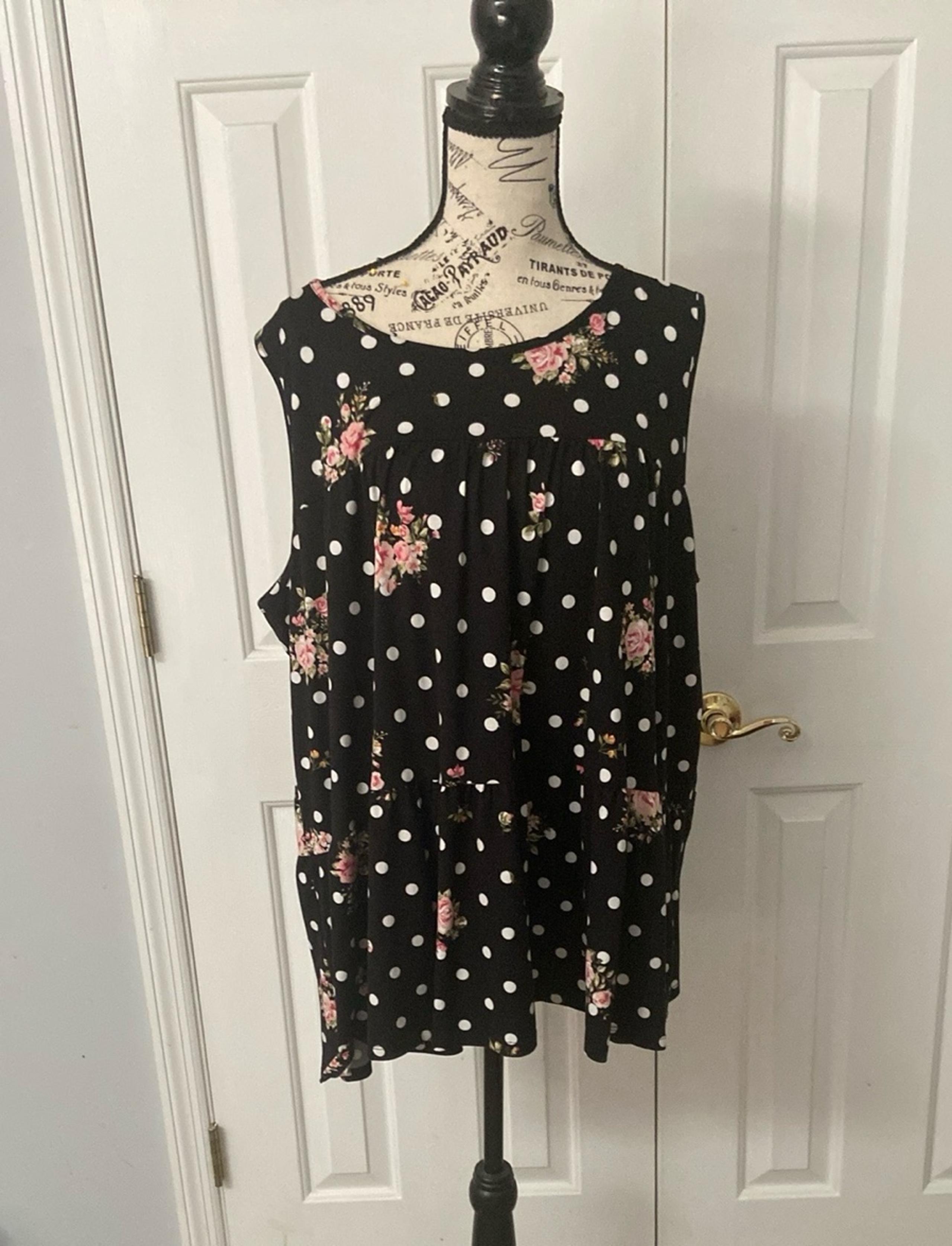 Floral sleeveless top