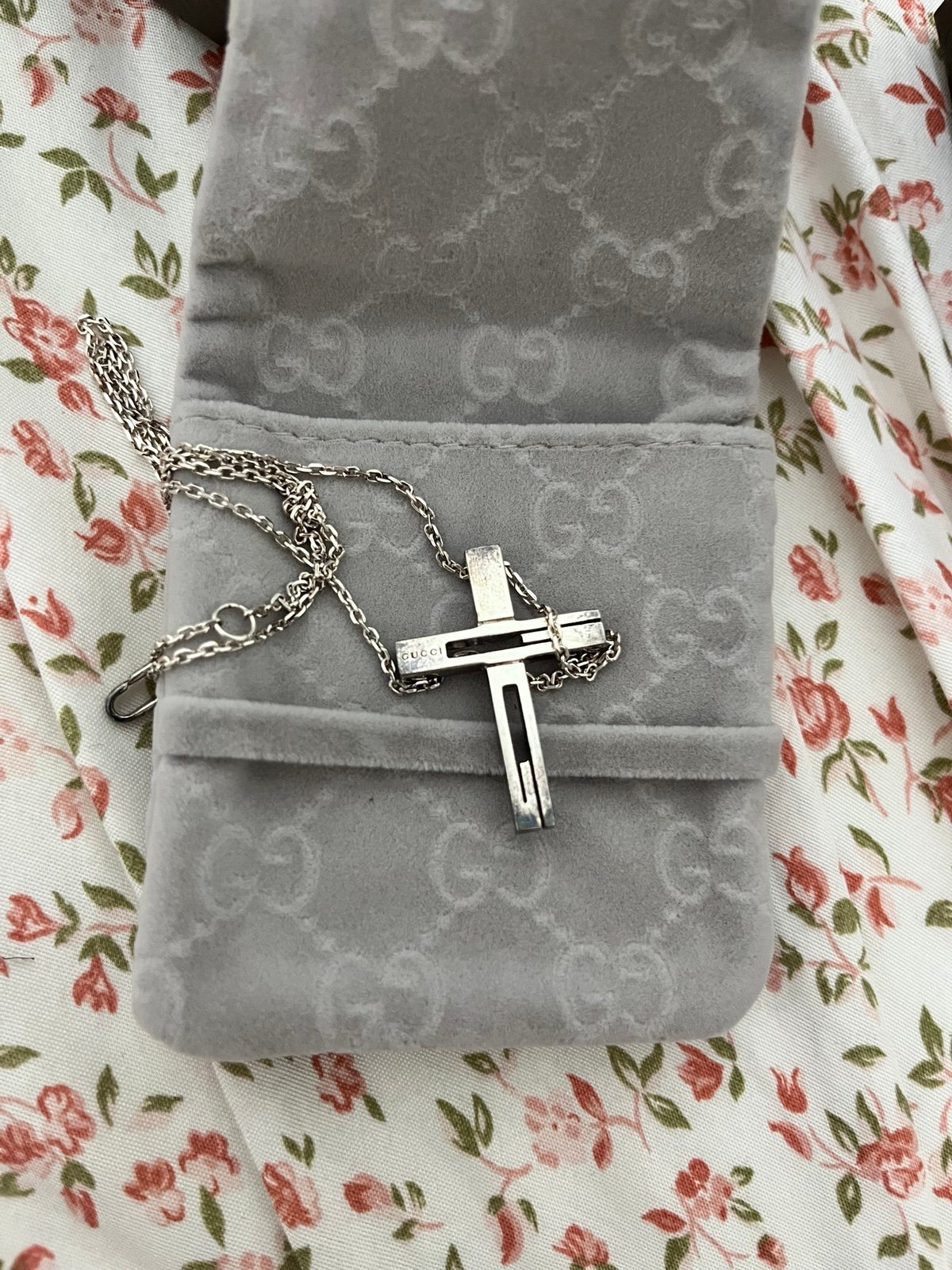 vintage gucci cross necklace
