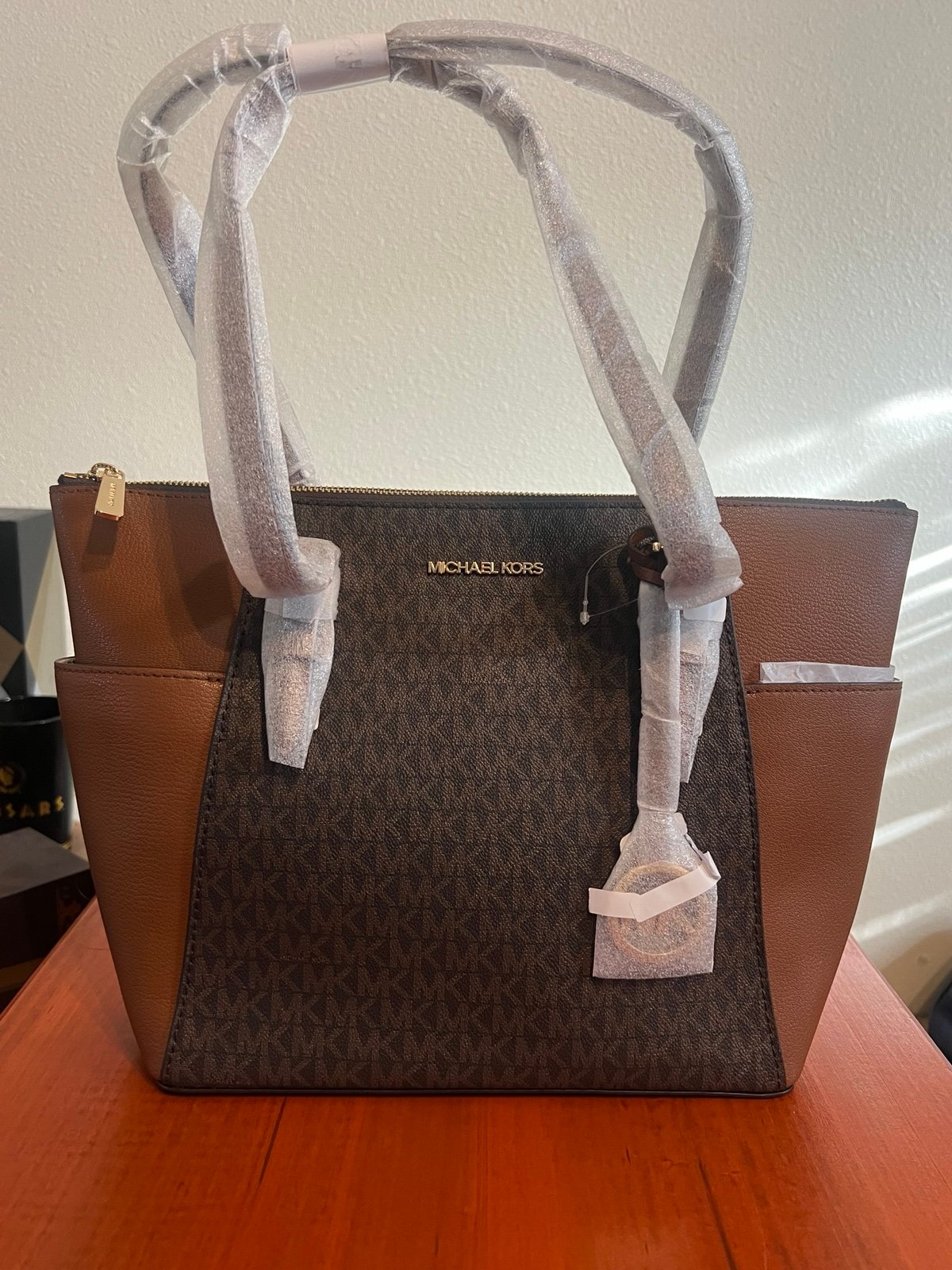Michael Kors Womens Charlotte Large Logo Top-Zip Tote Bag 35T0GCFT3B NEW W D Bag