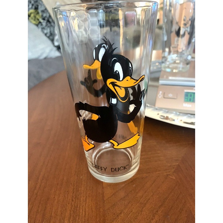 SET 5 WARNER BROS LOONEY TUNES 1973 PEPSI GLASSES Daffy Porky Pig Petunia Wiley