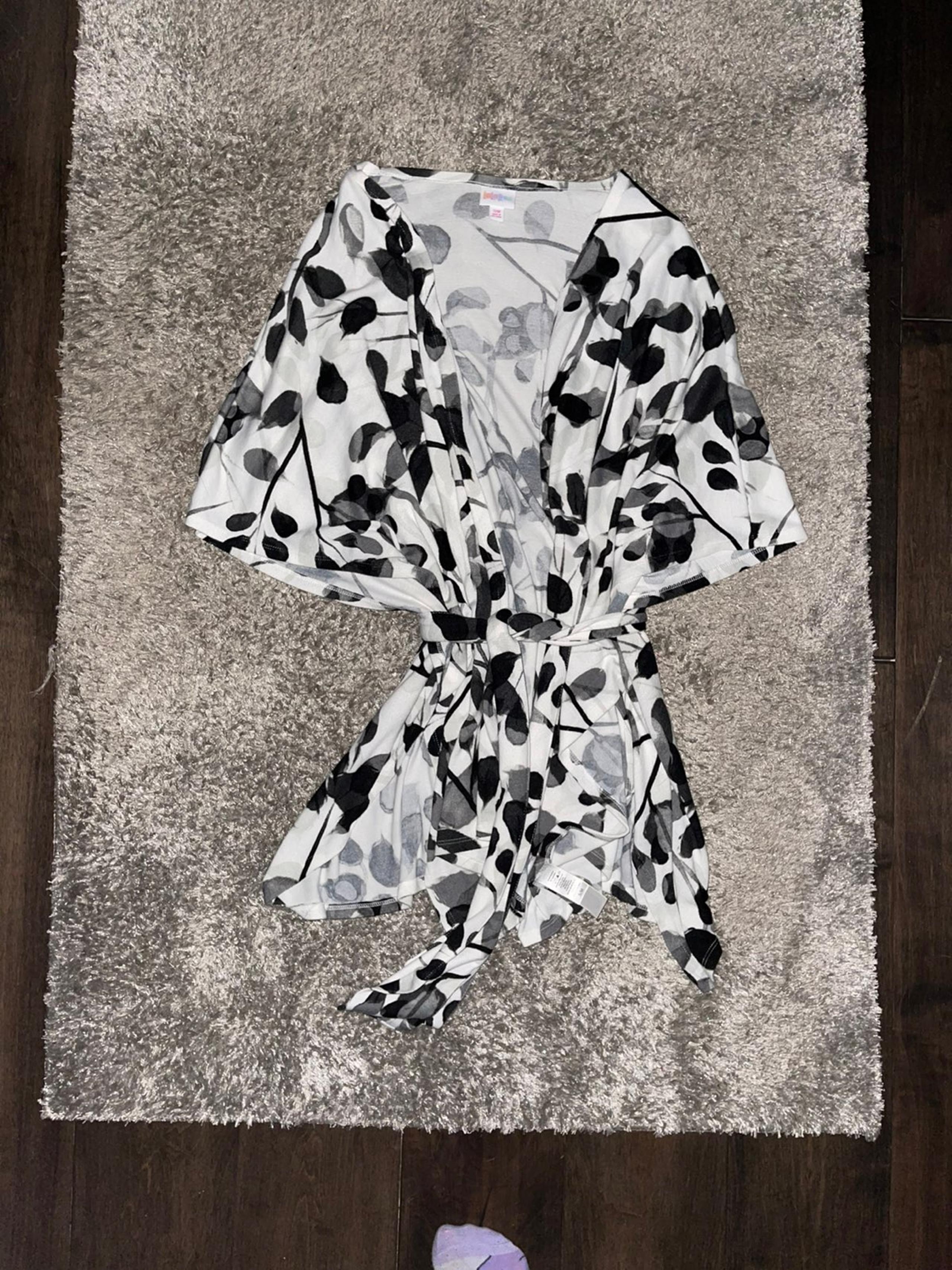 S/M Lularoe Wrap