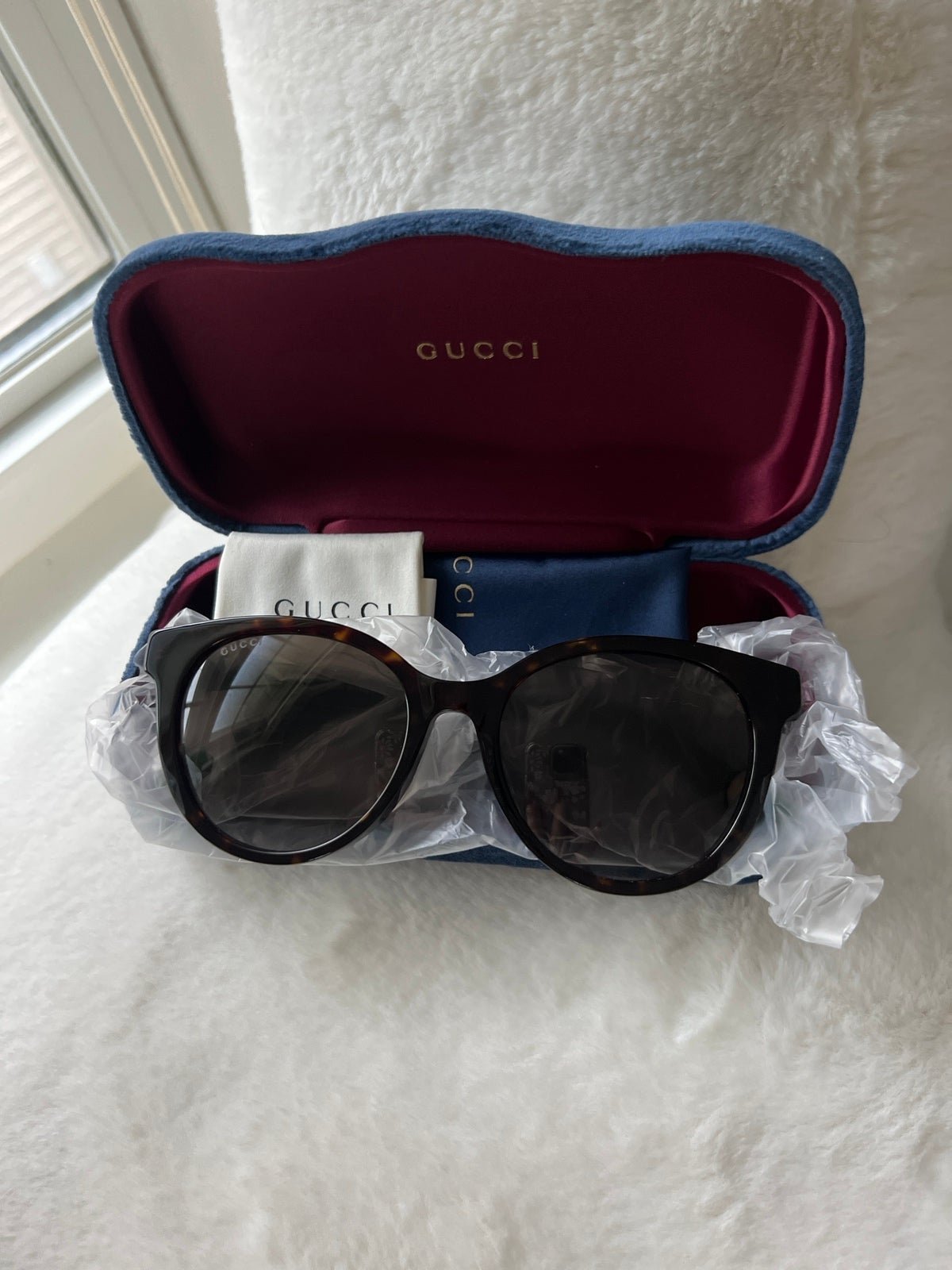 New Gucci Sunglasses (dark tortoise)