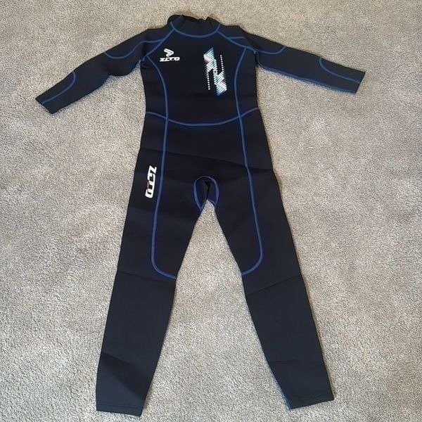 Kids Full Body Wetsuit Unisex Neoprene 2.5mm Black Zip Back Closure Size M NEW