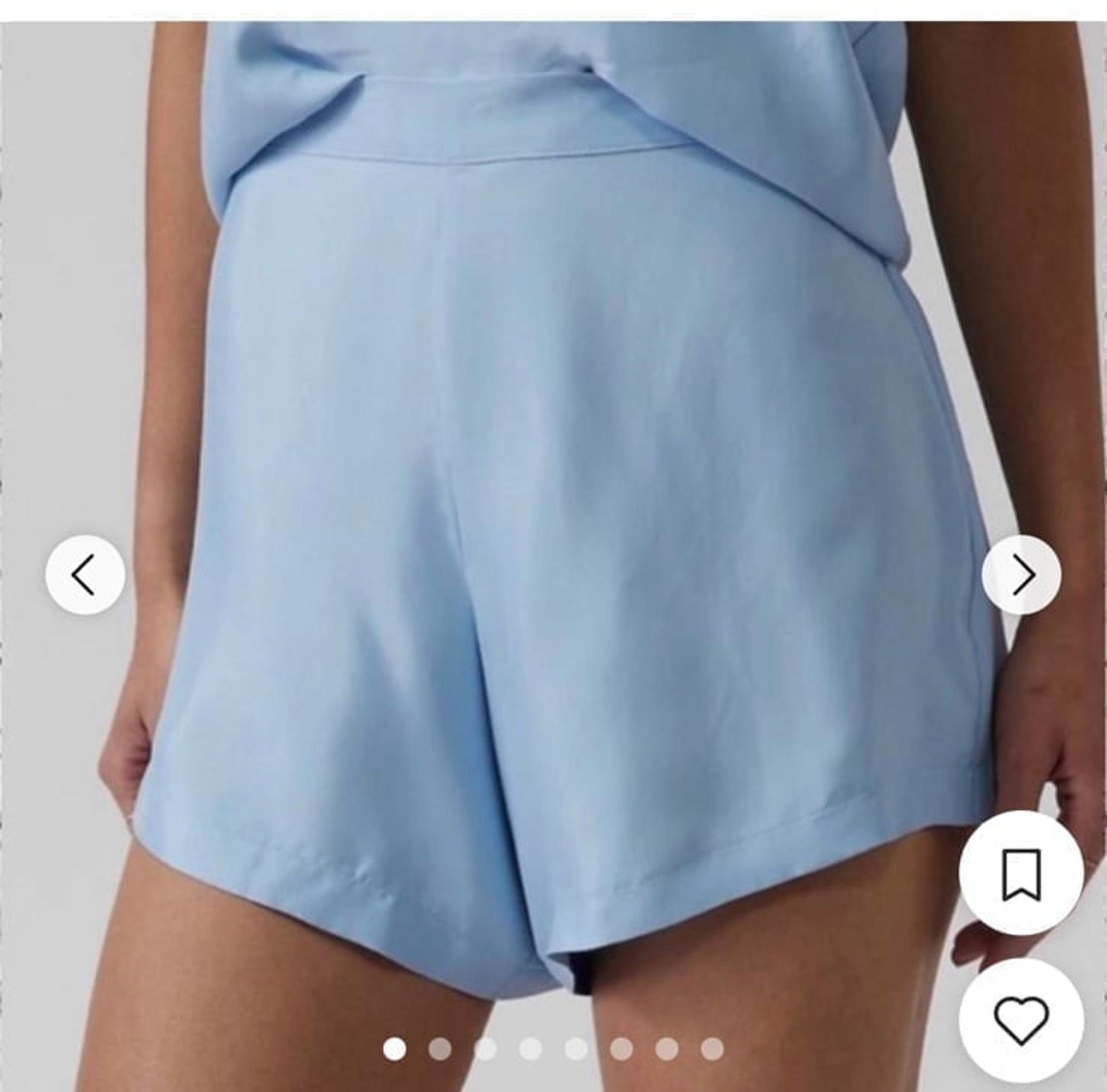 Athleta common cool pull on satin shorts XS