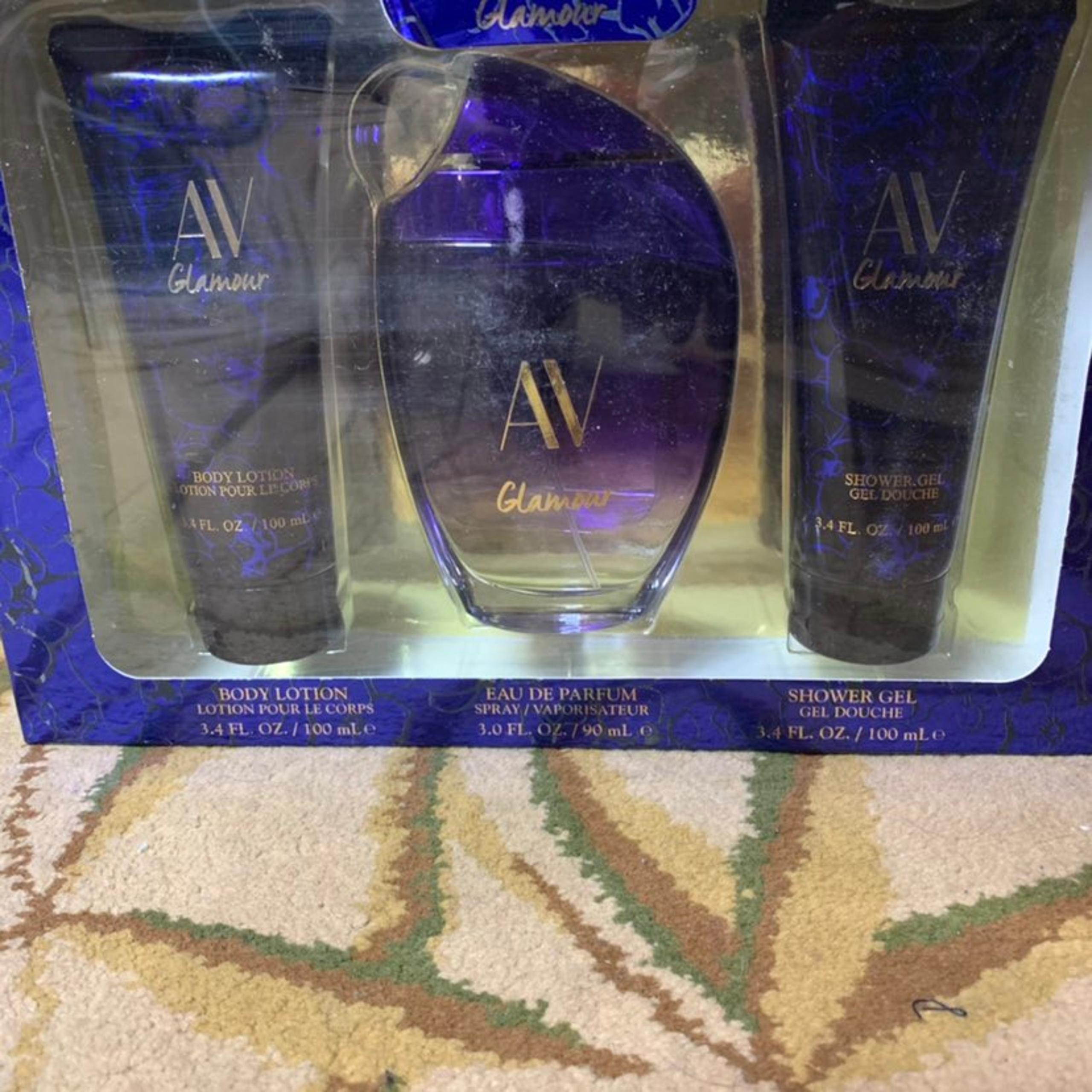 AV glamour fragrance gift set