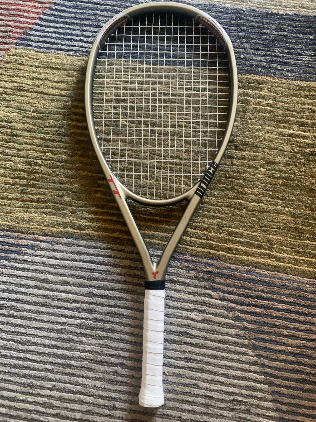 Tennis racket
