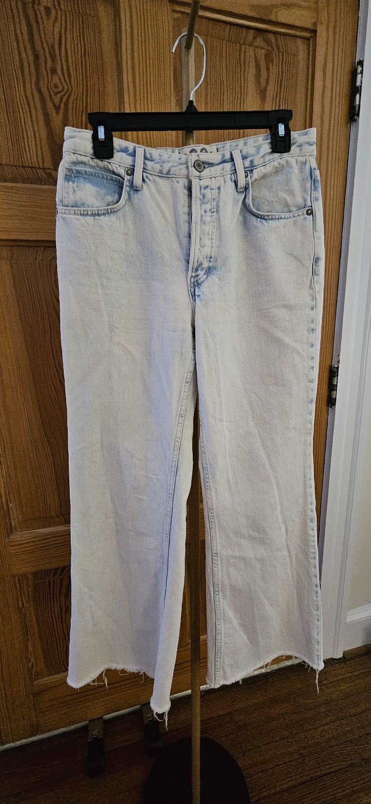 We the Free White Washed Button Fly Denim Wide Leg Raw Hem Jeans Size 28