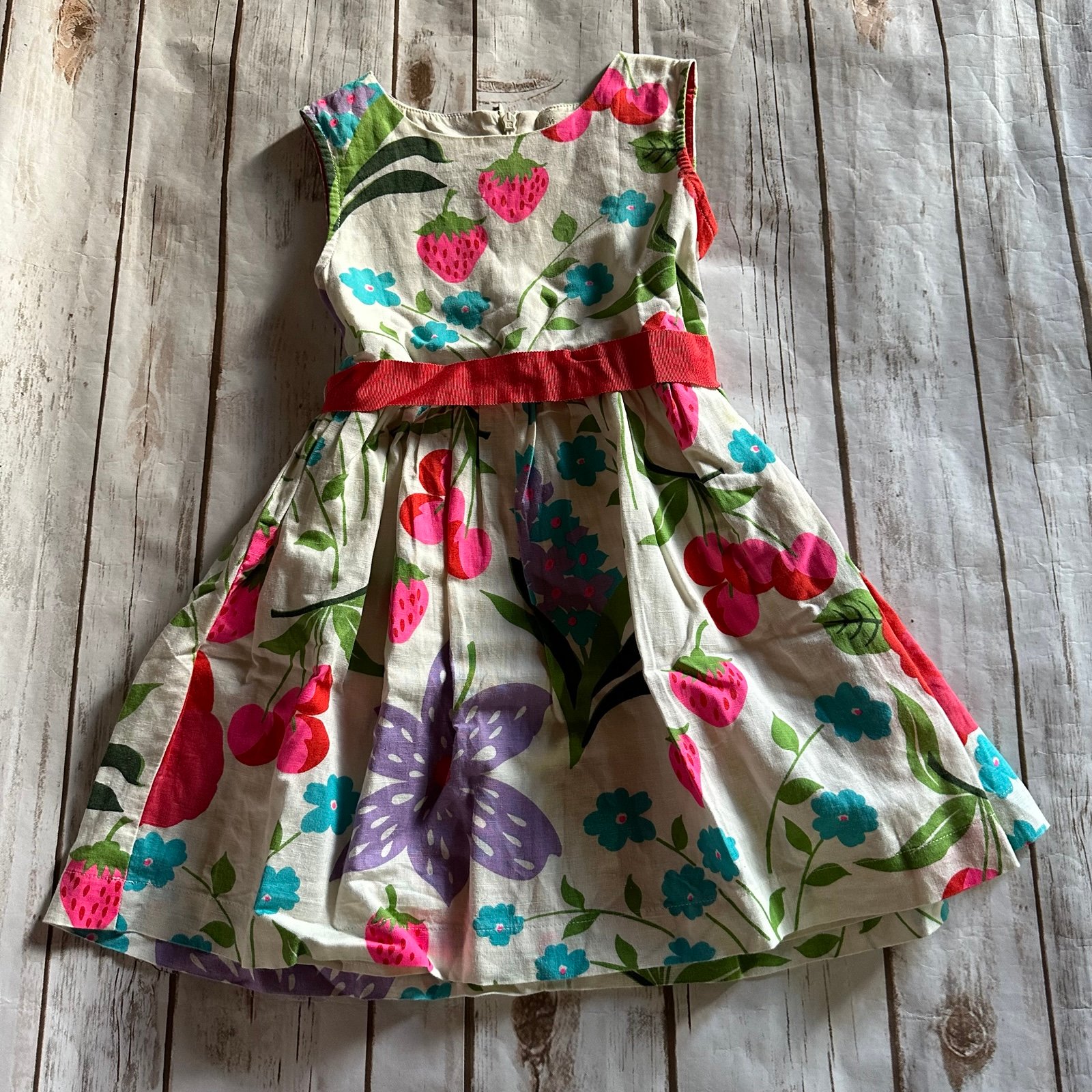 Mini boden floral dress guc/play for small stain 4/5