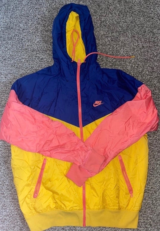 Nike windbreaker size Medium