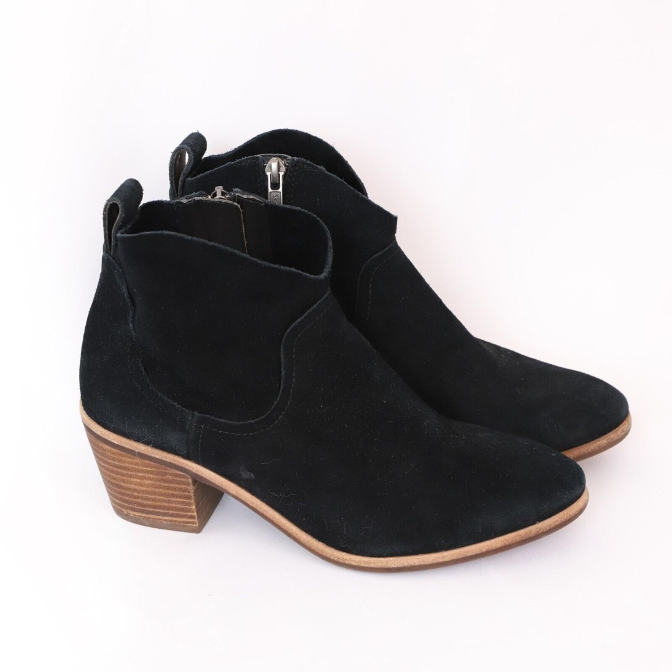 UGG Australia Kingsburg Bootie Women's 8.5 Black Block Heel Western