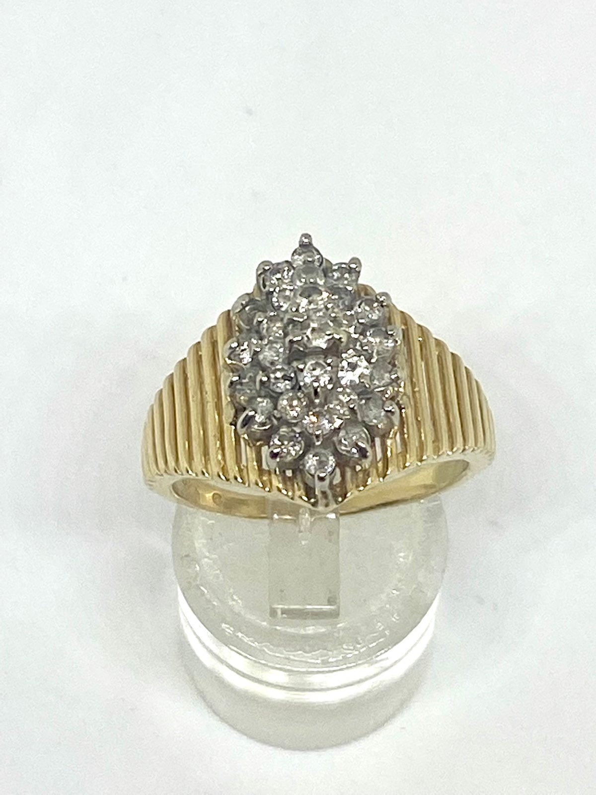 70% 4999 natural Diamond ring vintge solid gold 10k VS- H color diamonds