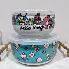 Hello Kitty Tupperware set of 2