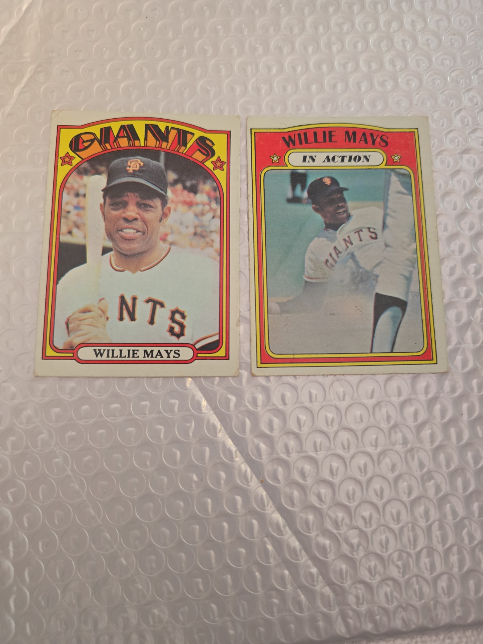 Topps 1972 Willie Mays baseball cards. Cards look like vg-ex.