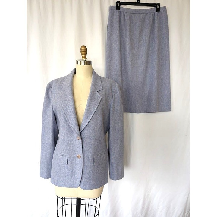 Pendleton Suit Set Vintage Women's Size 12 100% Wool Skirt Blazer Blue 90s USA