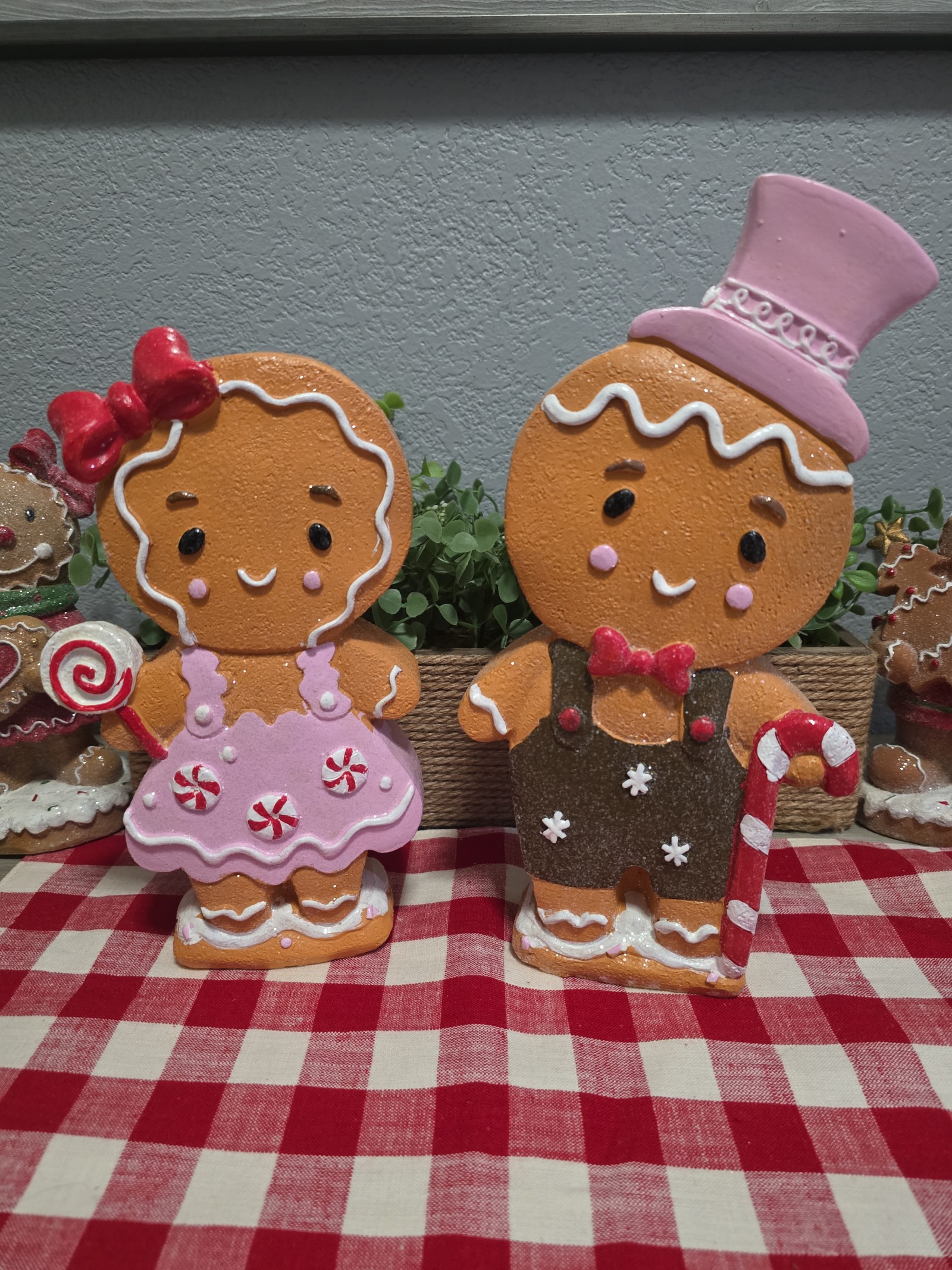 NWT Gingerbread Boy and Gingerbread Girl Christmas decor