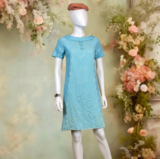 Medium Vintage Union-made 1960s/70s Blue Mod Dress with Lace M60UMBLMO