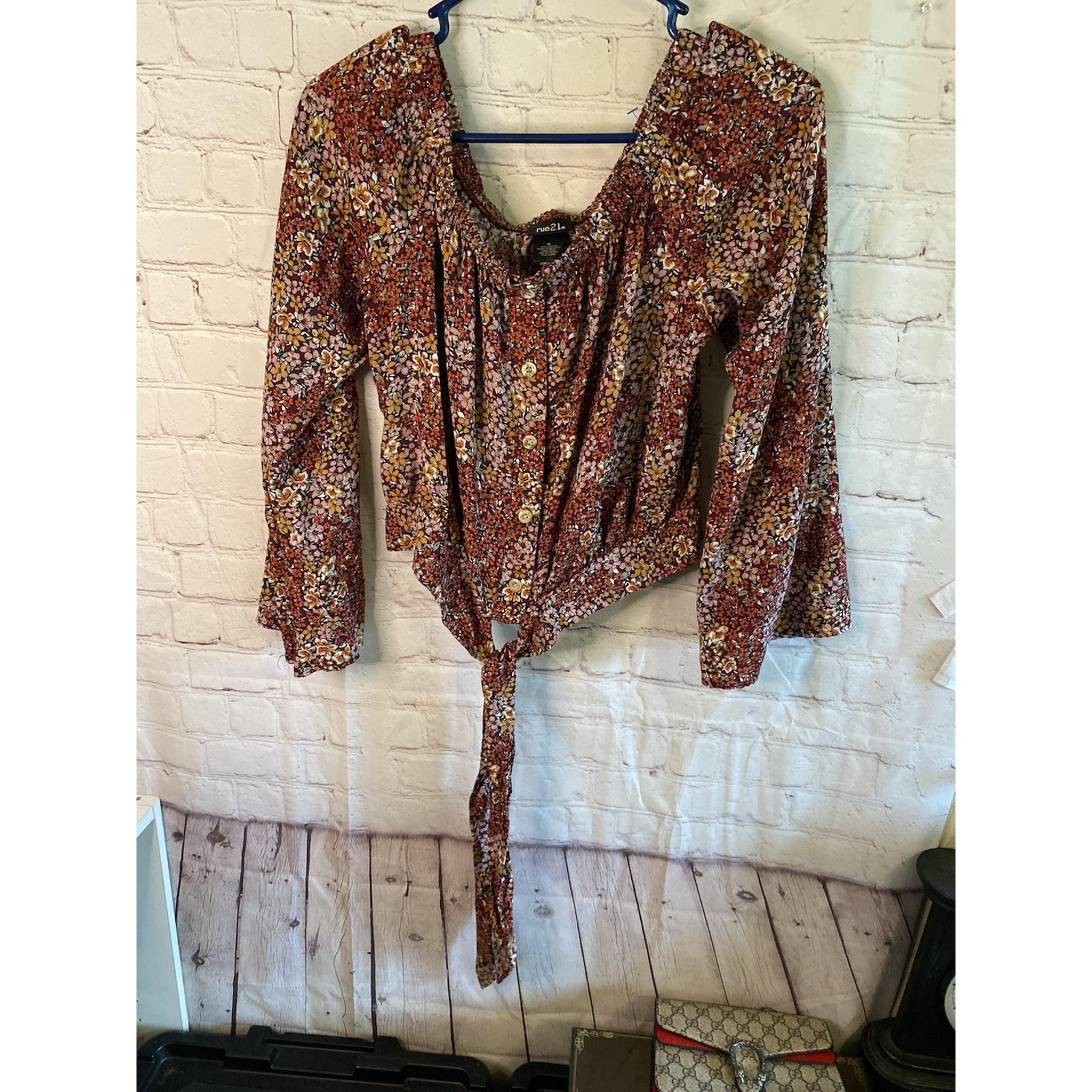 Rue 21 Women's Red Floral Long Sleeve Crop Top size Medium