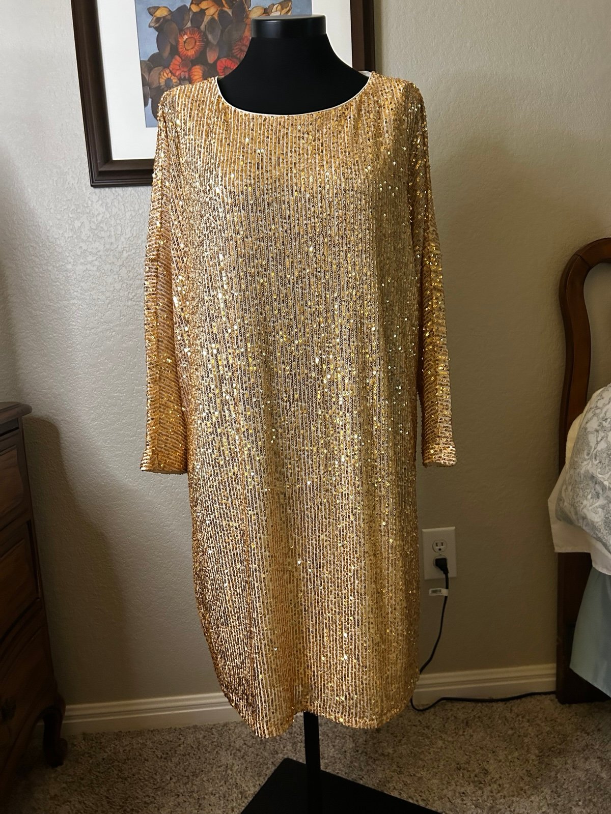 Vince Camuto gold sequence, long sleeve sheath dress. Size XL. NWTGS.