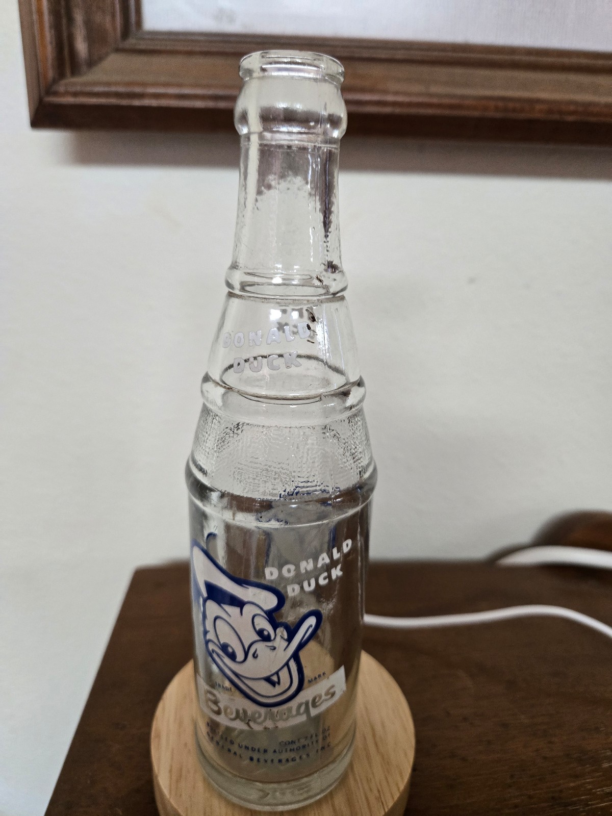 1953 Donald Duck 7oz Soda Bottle Walt Disney Productions With LED Lighted Base