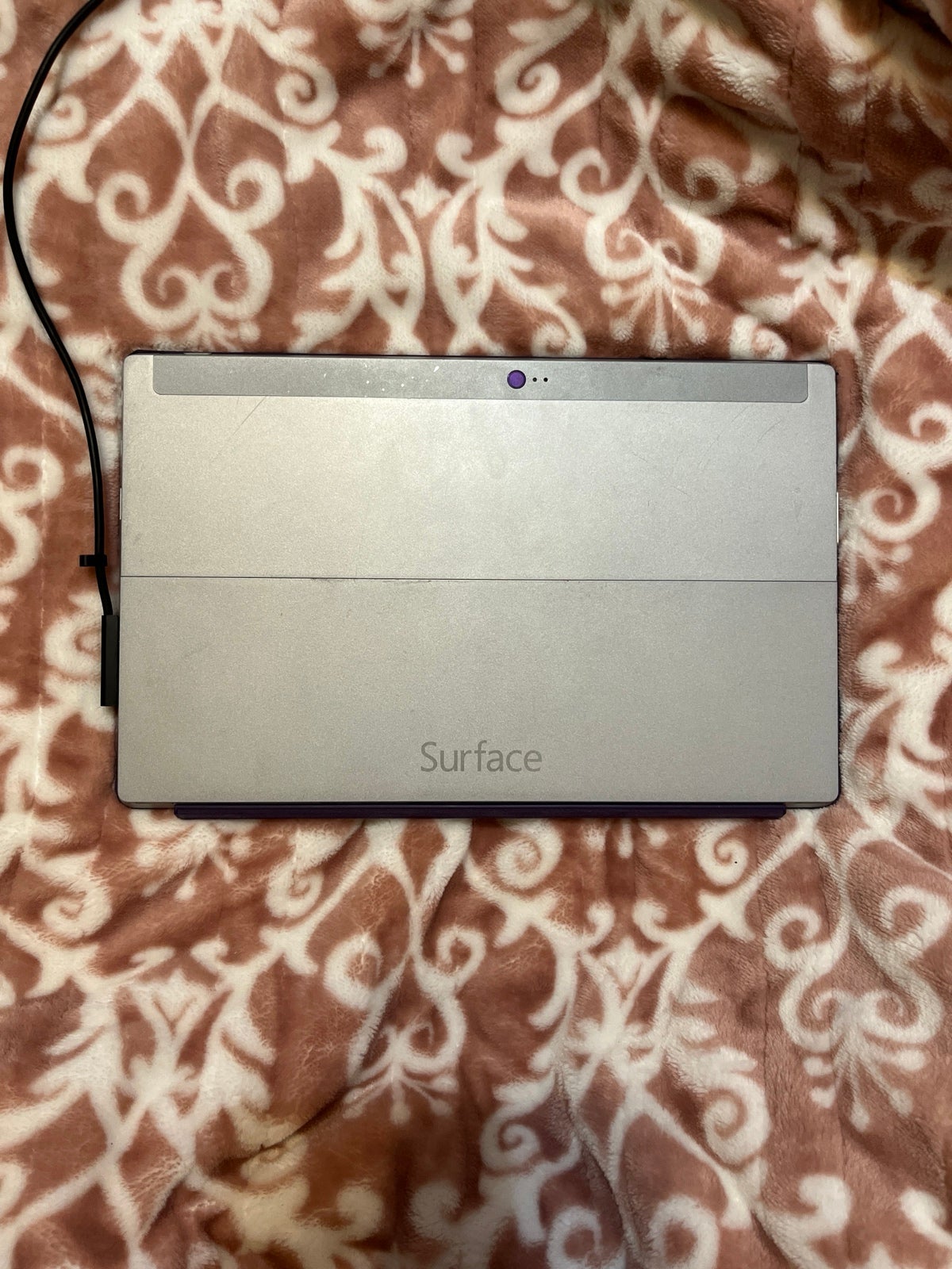 Microsoft Surface RT 8.1 32GB touchscreen 2-in-1 Laptop/Tablet.