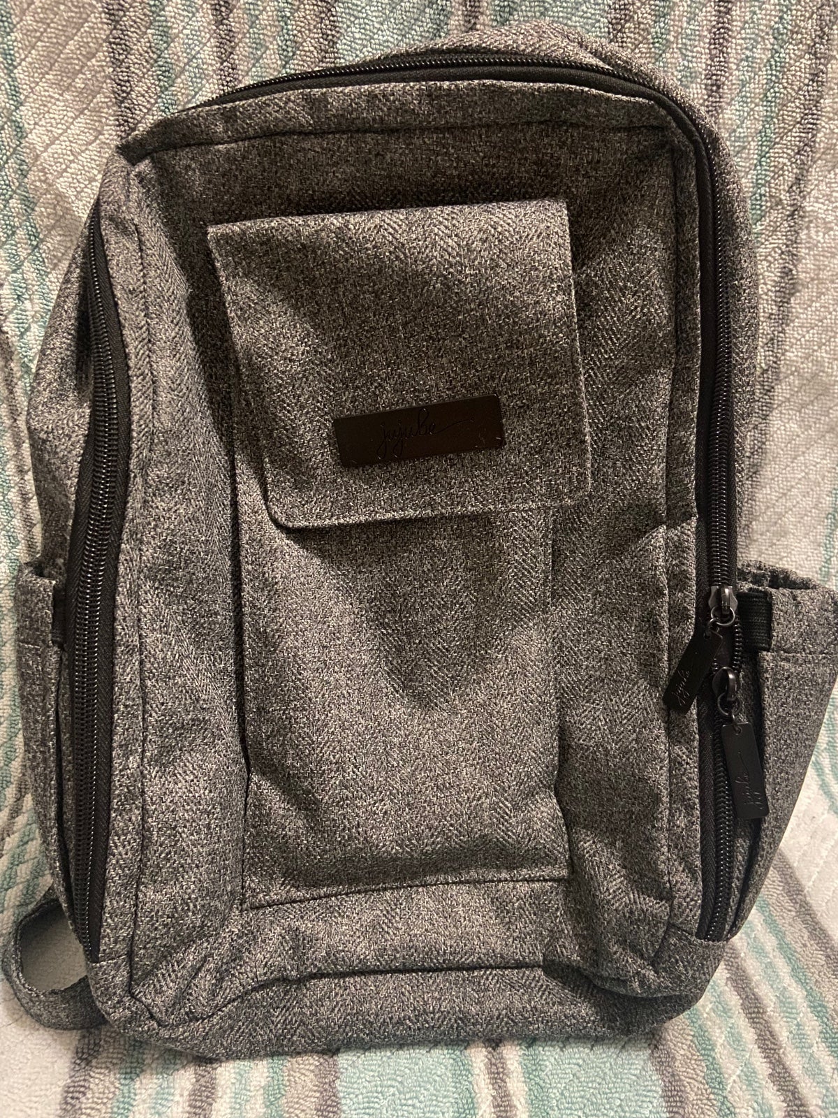 Ju-Ju-Be Grey diaper bag
