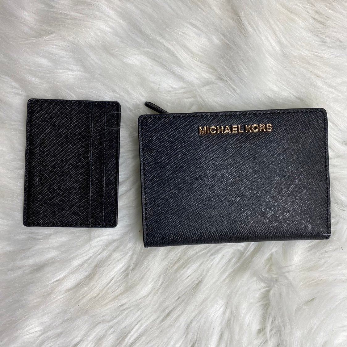 Michael Kors Medium Carryall 2in1 Wallet