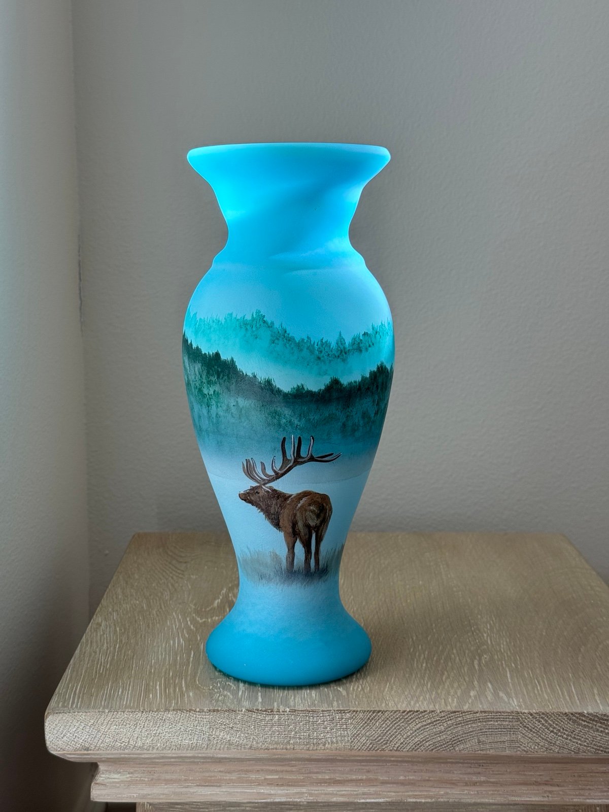 RARE FENTON FAGAC EXCLUSIVE LIMITED 7 Reindeer Vase