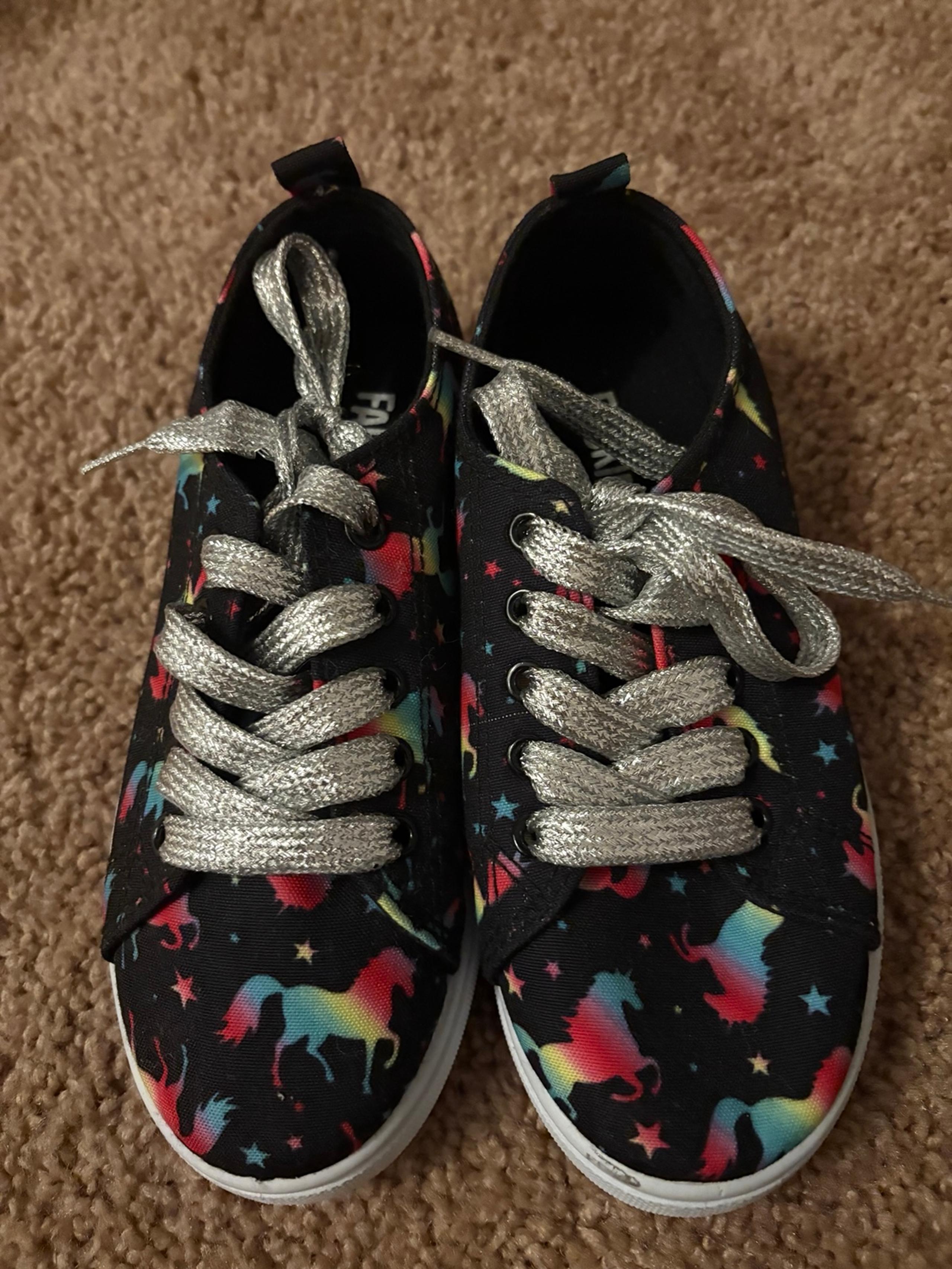 Girl shoes