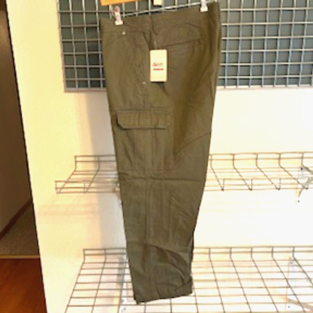 Cargo Pants . Size: 40 x 30 . Columbia Sportswear