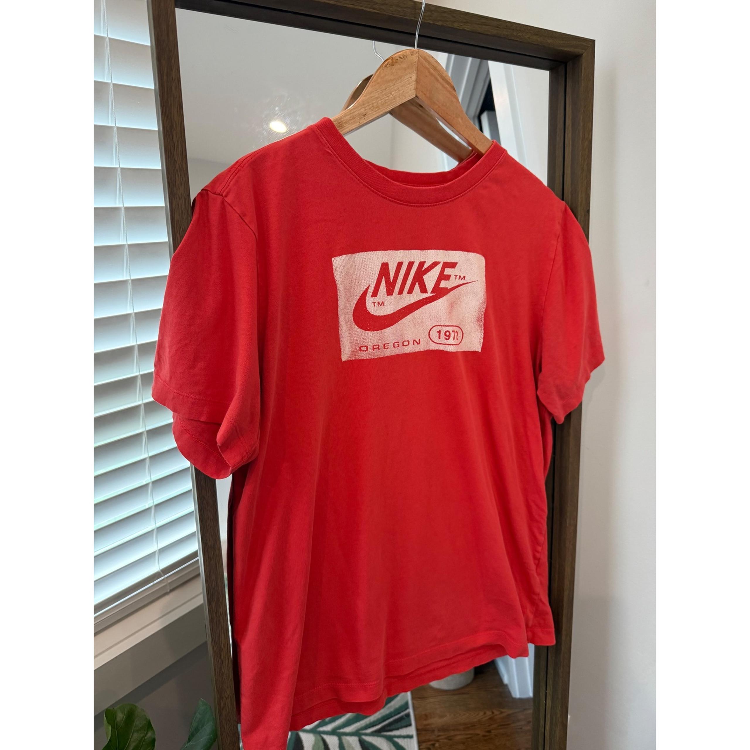 Oregon 1972 Graphic T-Shirt Short Sleeve Red Tee Mens Large - Nike