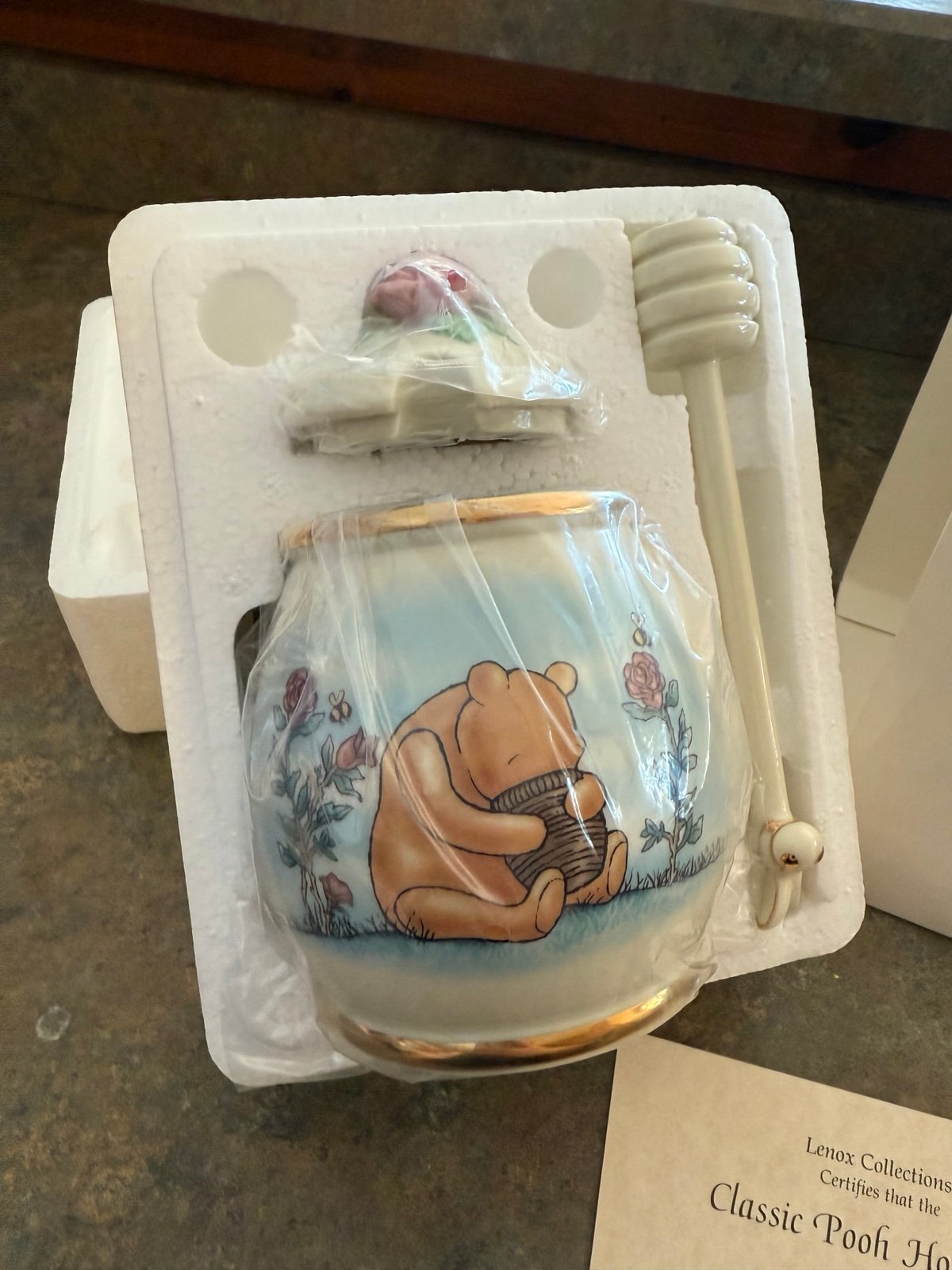 Lenox Classic Pooh Honey Pot with Dipper New in Box Certificate Included Disney