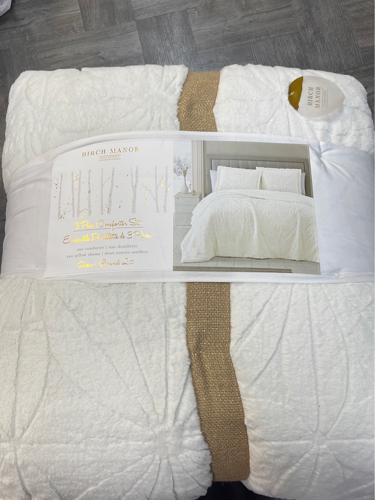 Birch Manor Collection white QUEEN Comforter plush of 3 pc