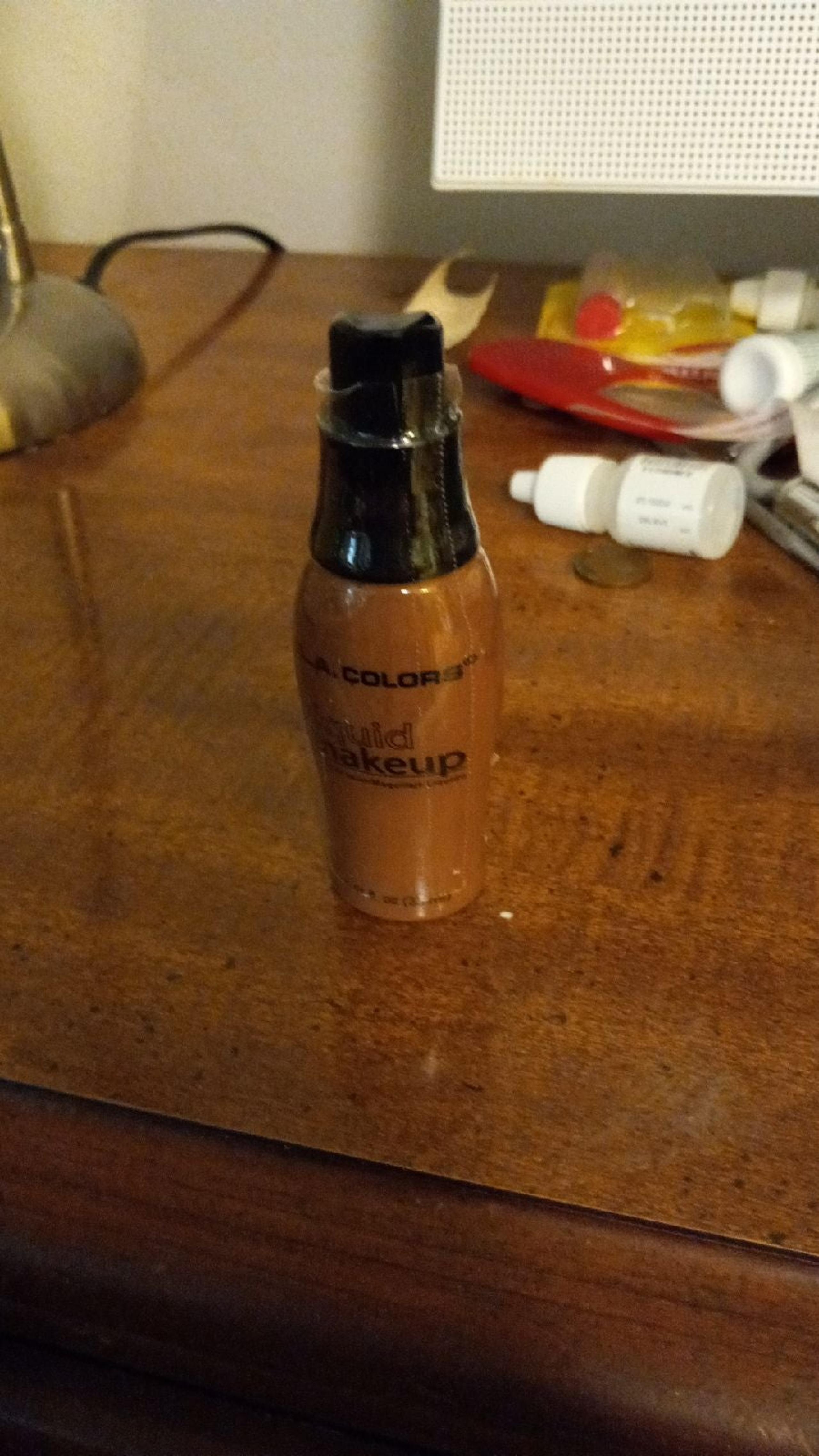 LA colors liquid make up LM 288 black walnut