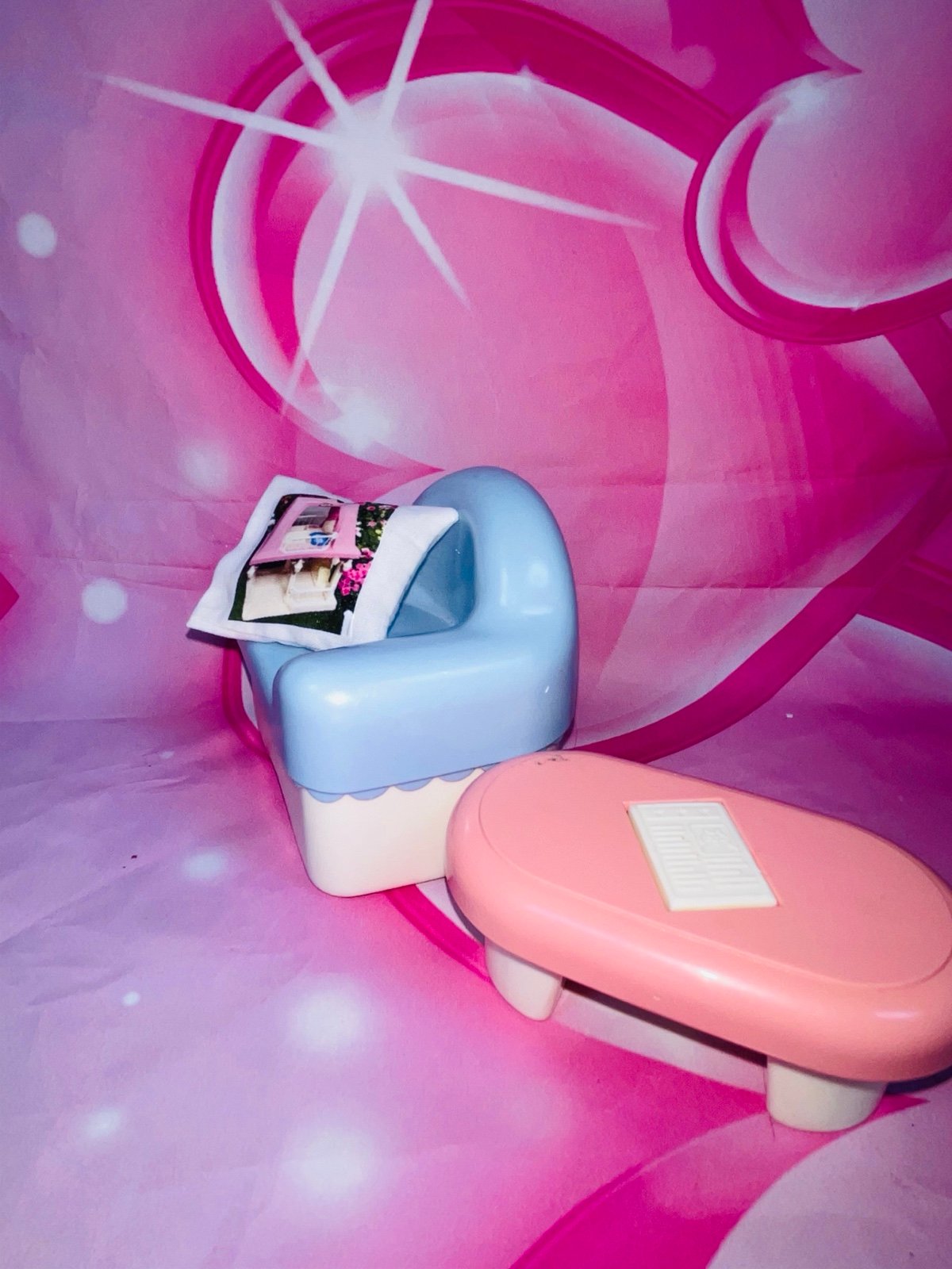 Little tikes blue arm chair & coffee table in pink dollhouse set furniture den r