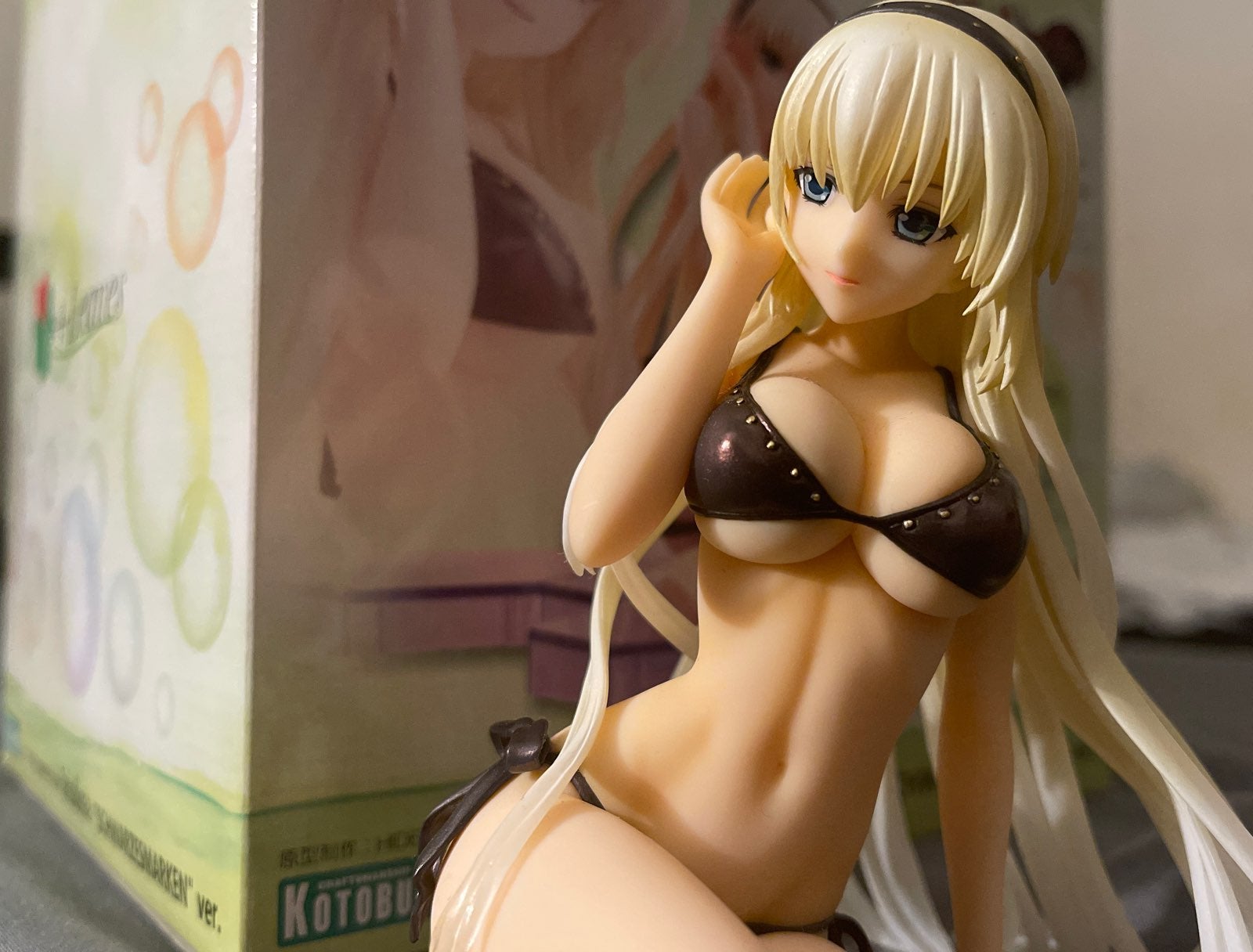 Irisdina Schwarzesmarken figure 1/7