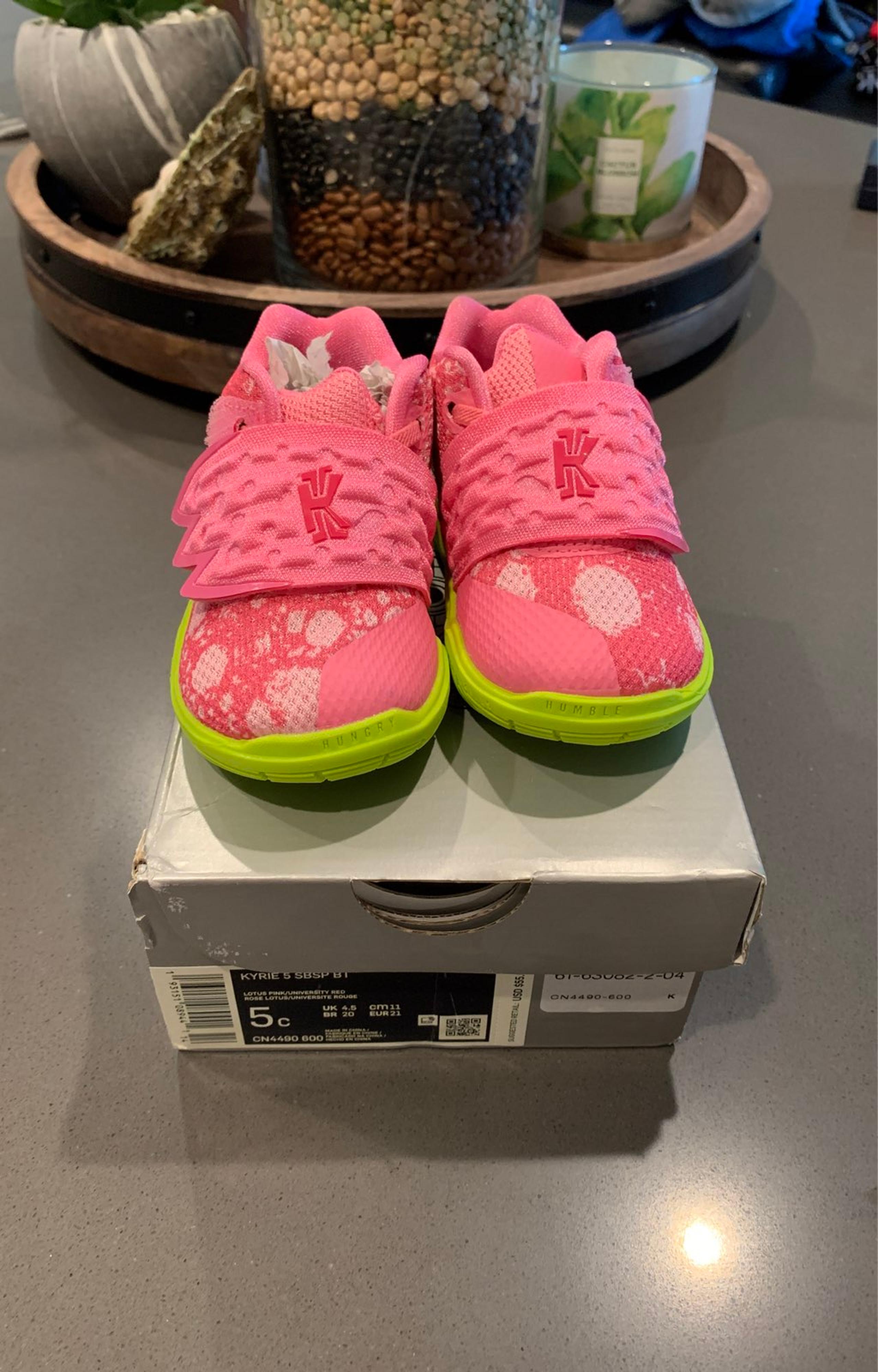 NIB Nike Kyrie X SpongeBob SquarePants 5c