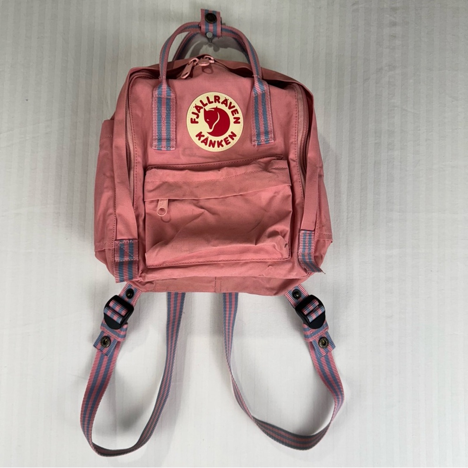Fjallraven Kånken Mini Backpack Pink Front Pocket Removable Seat Reflective Logo