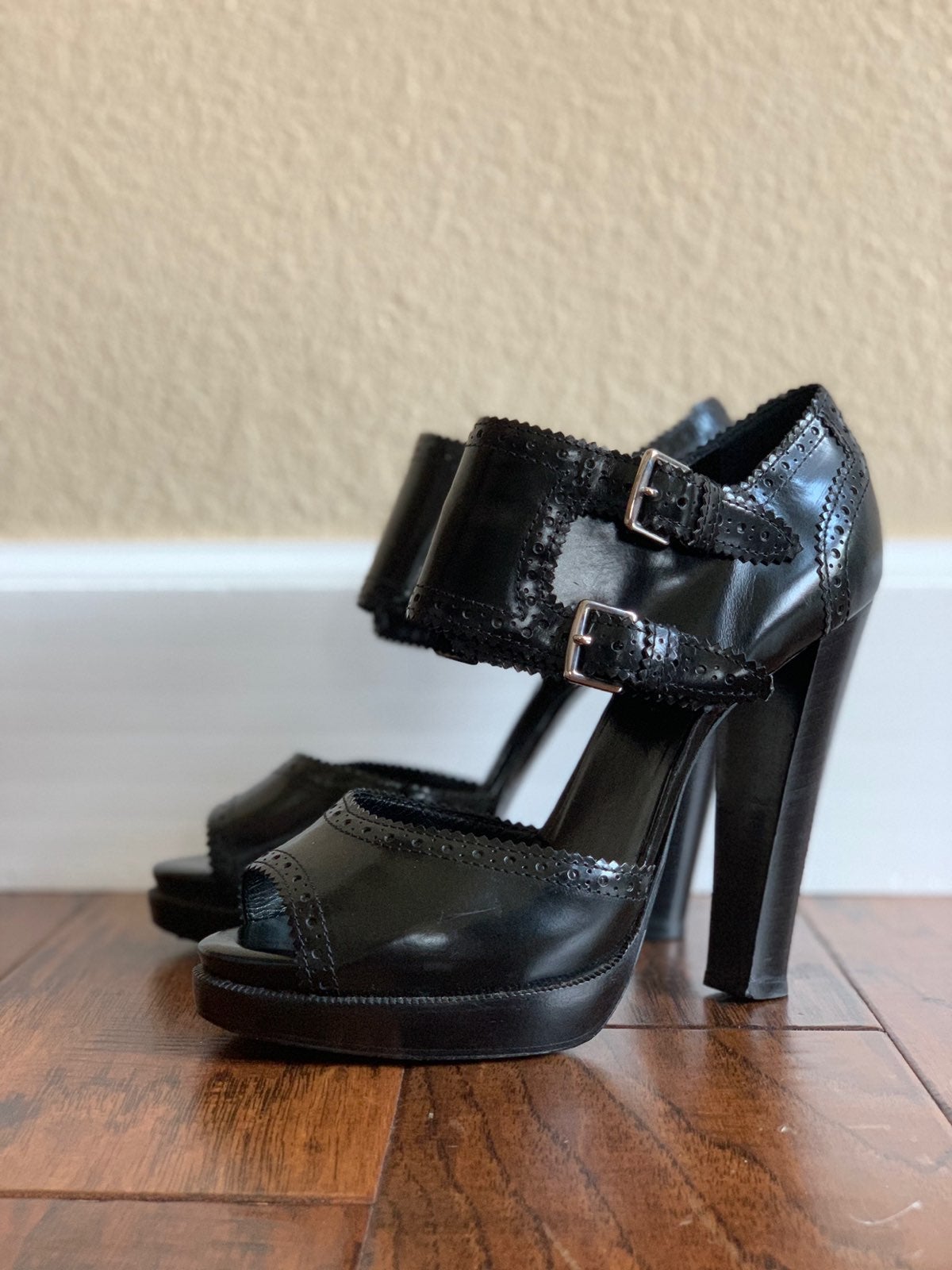 HERMES Pumps Size 37.5