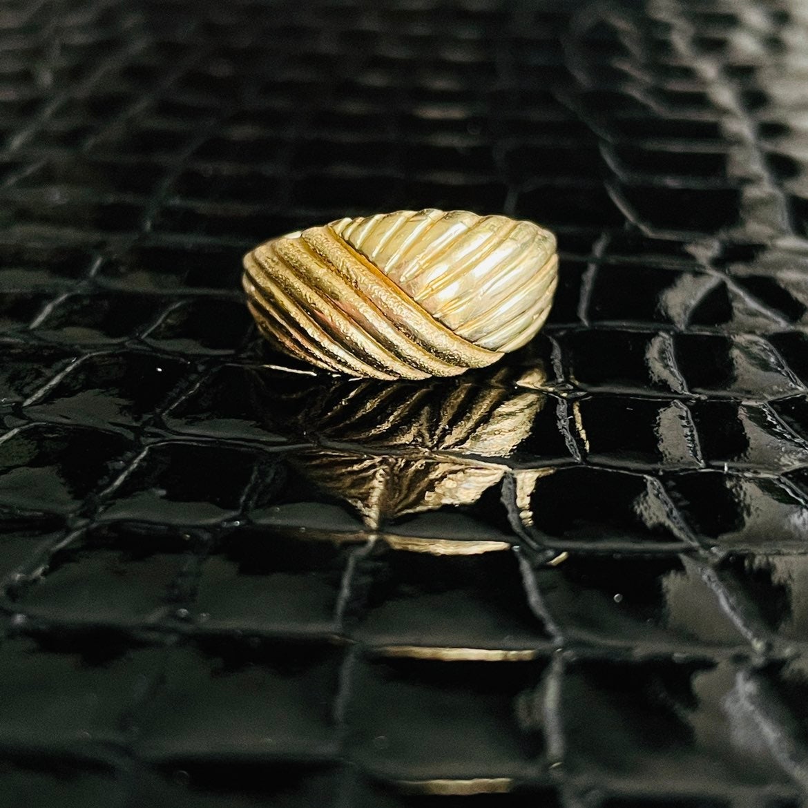 14k Gold Matte And Polished Chevron Woven Crossover Dome Ring