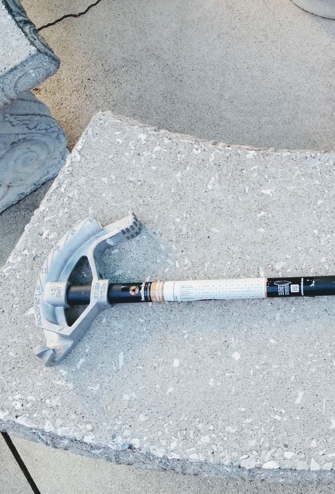 Electricans conduit bending pole