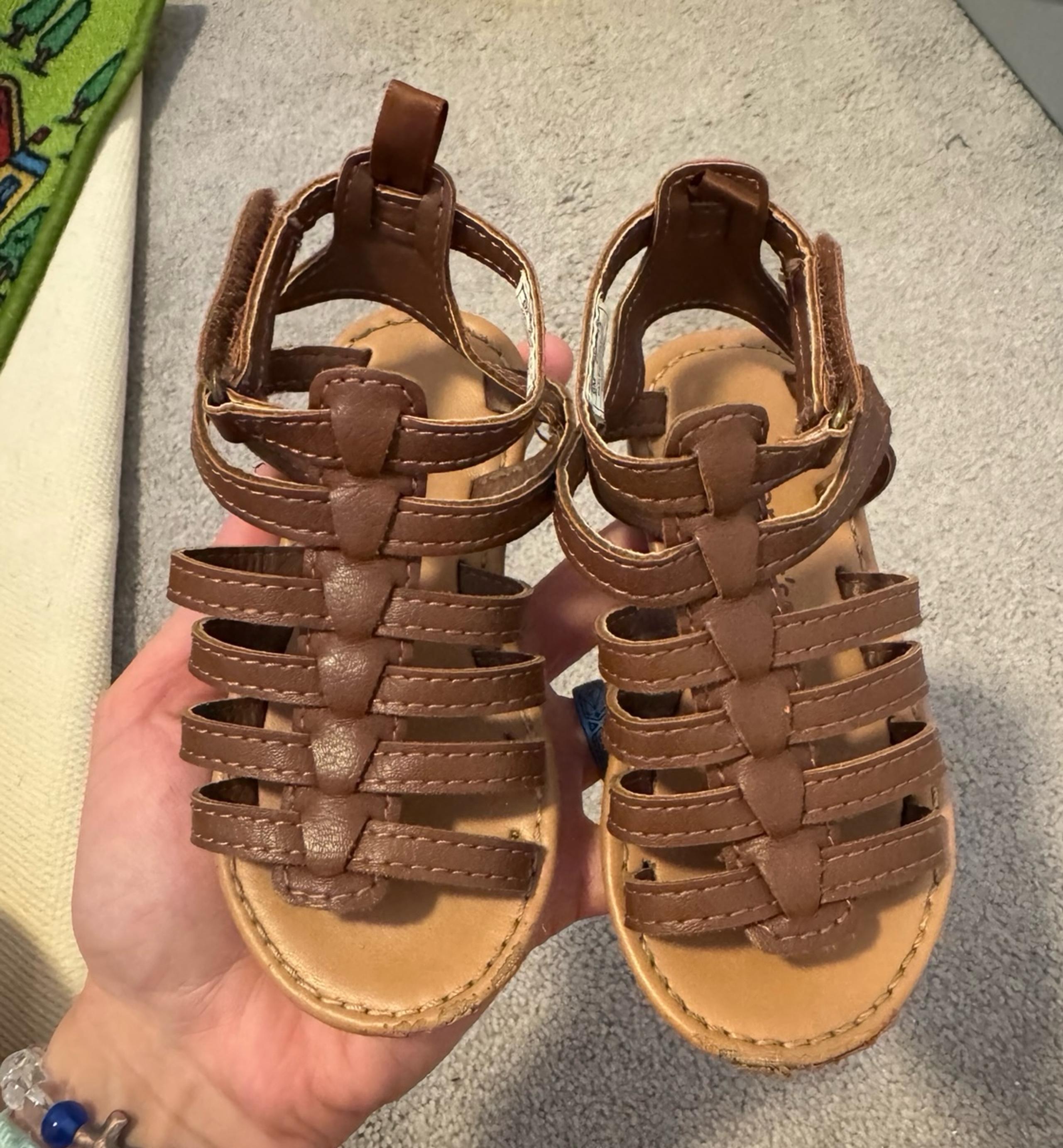 Toddler sandals size 6